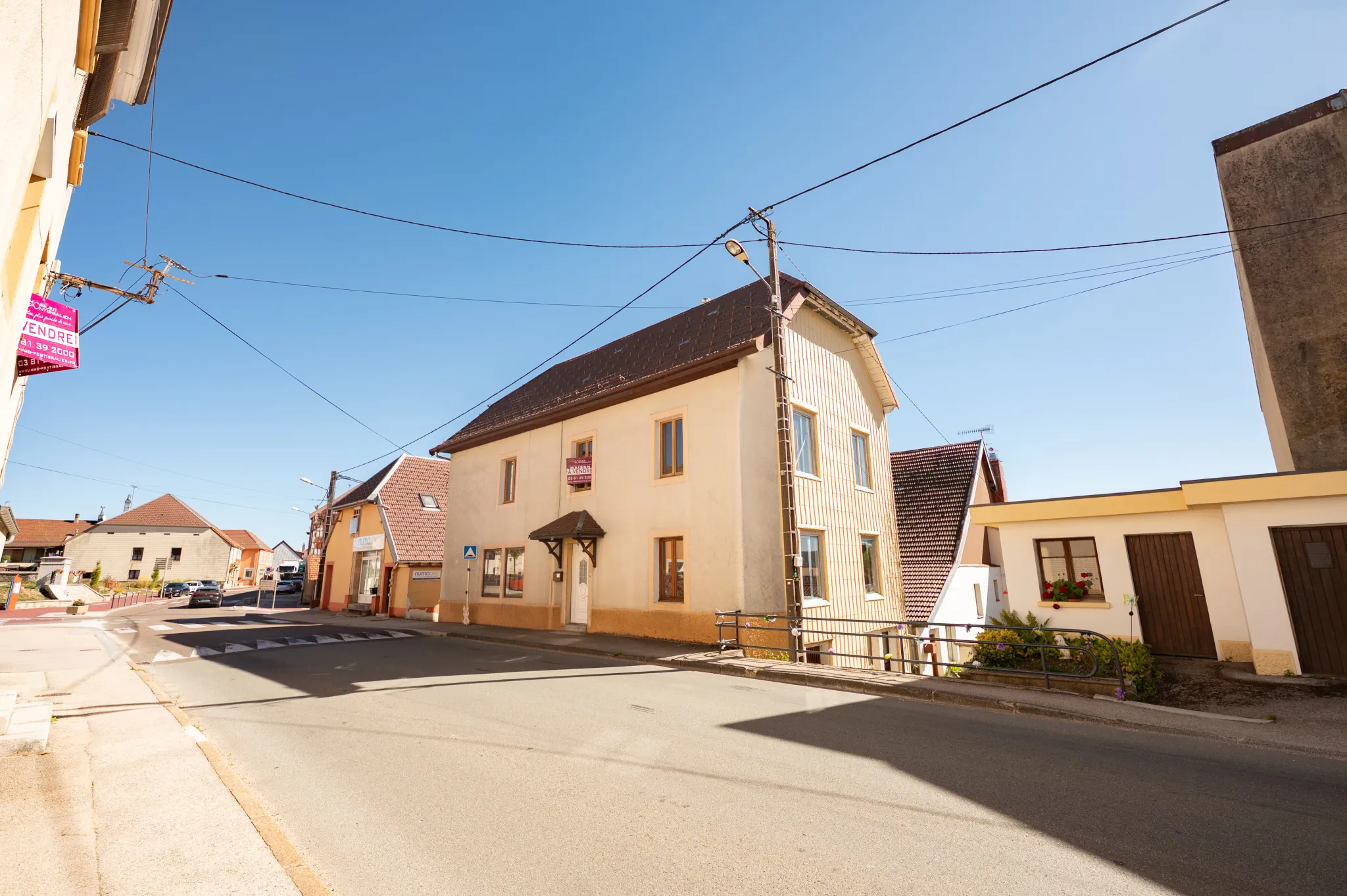 Maison à rénover de 160 m² à Frasne, proche Pontarlier avec garage et fort potentiel