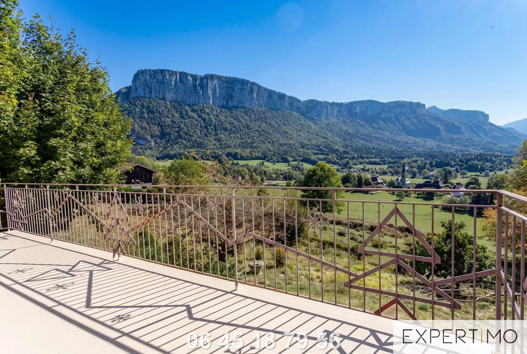 Maison spacieuse avec vue sur montagnes à Saint-Christophe-sur-Guiers
