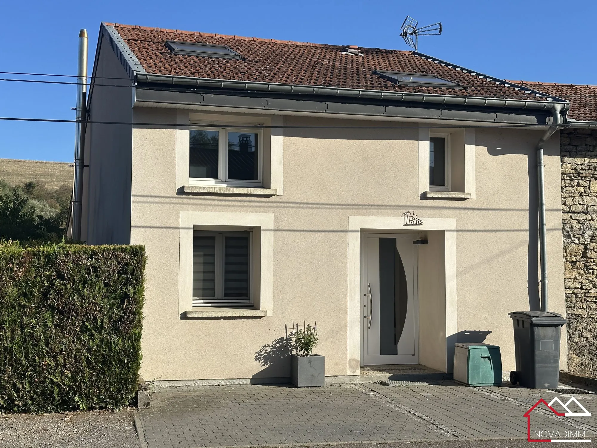 Maison à vendre à Fouligny de 115 m² avec piscine et jardin de 400 m²
