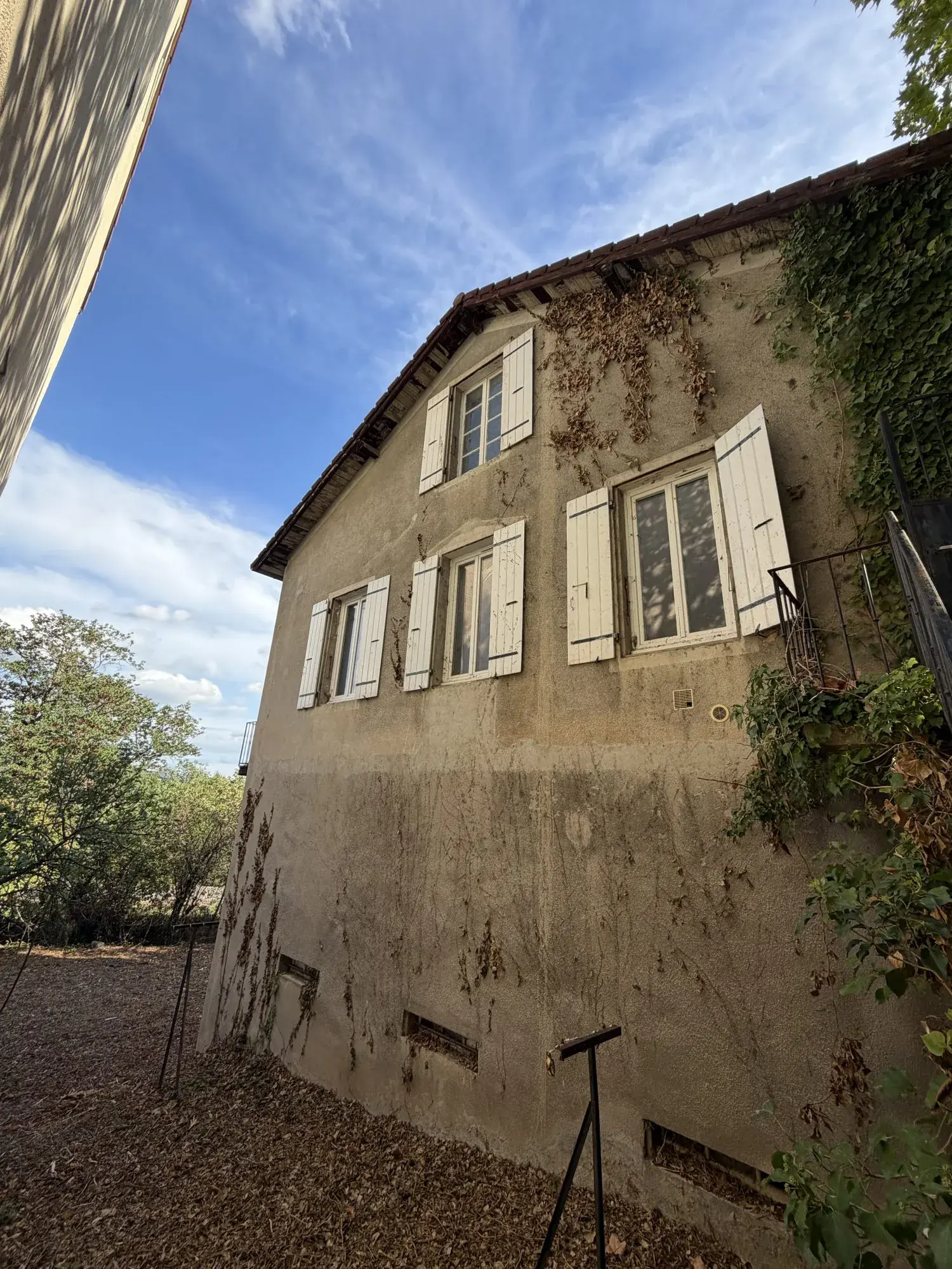 Maison en pierre avec deux appartements indépendants à Privas - Potentiel de rénovation