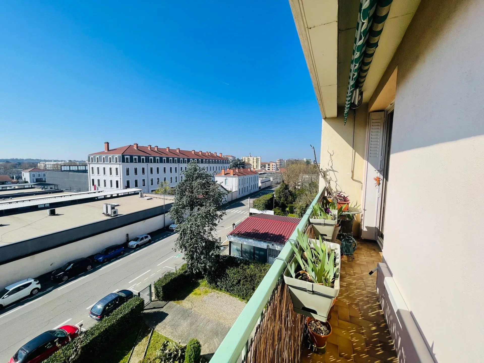 Appartement T4 lumineux avec balcon, garage privé et cave à Romans-sur-Isère