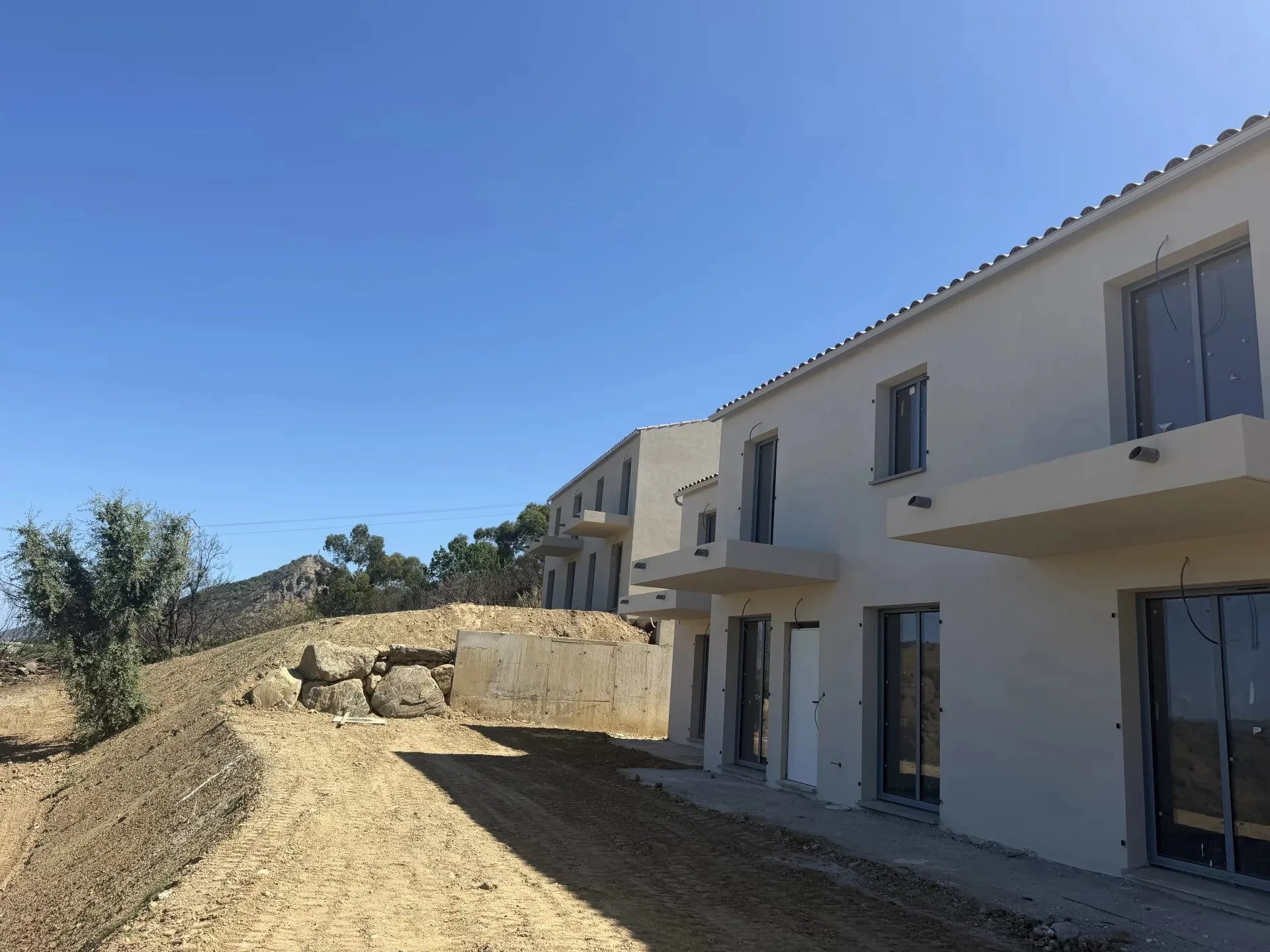 Studio neuf avec jardin à Olmeta-di-Tuda, résidence Santa Regina