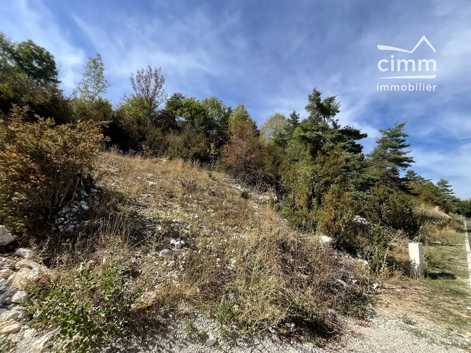 Terrain constructible à vendre à La Chapelle-en-Vercors – 834 m² avec vue dégagée