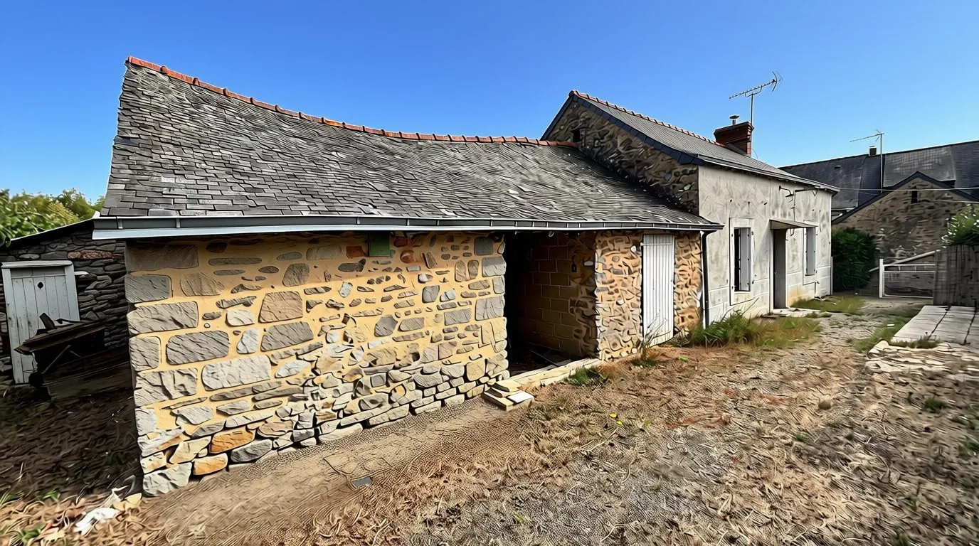 Maison à Rénover à La Bazouge-de-Chemeré avec Potentiel d'Extension