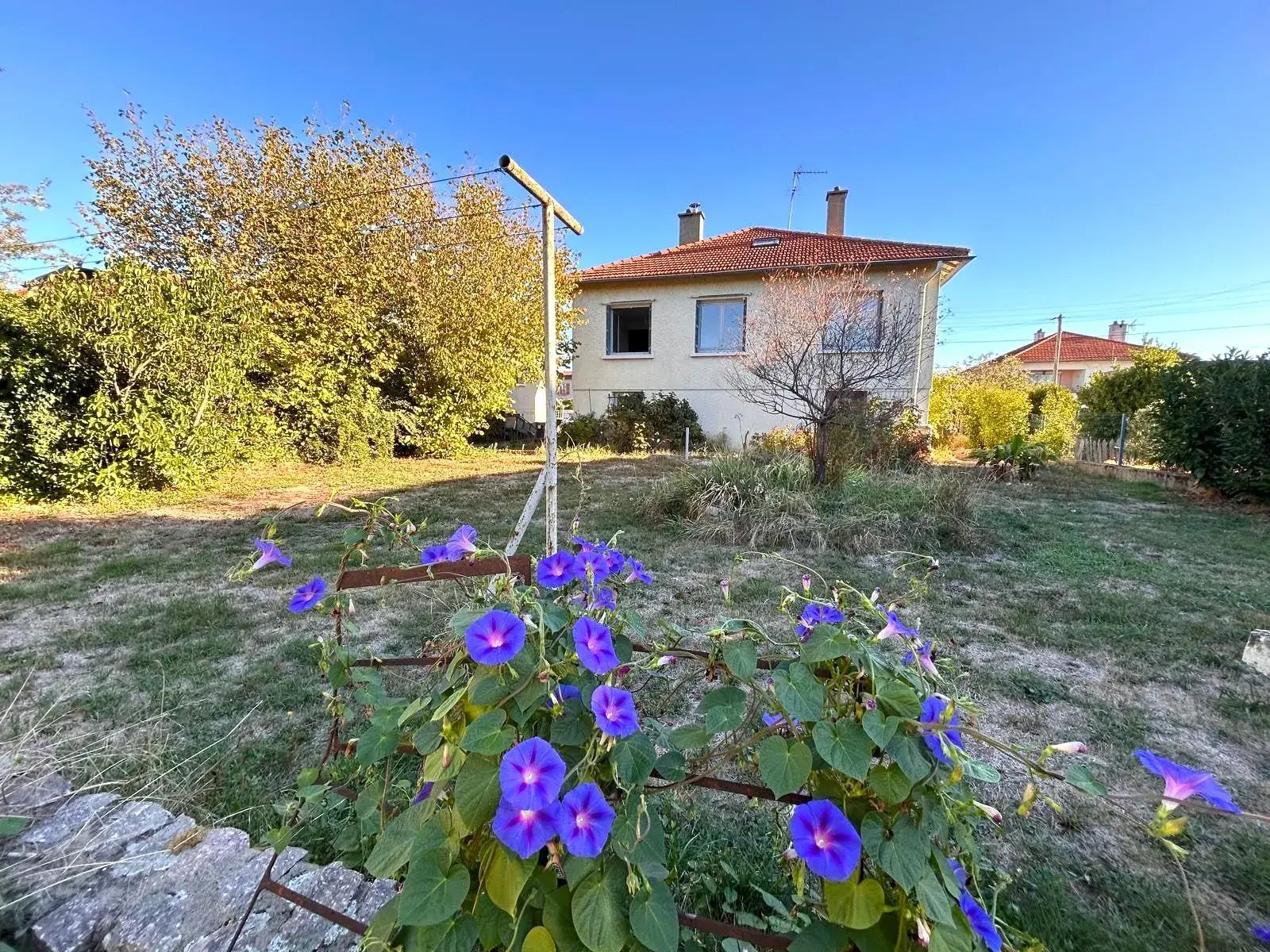 Maison individuelle à Riorges avec grand terrain à rénover