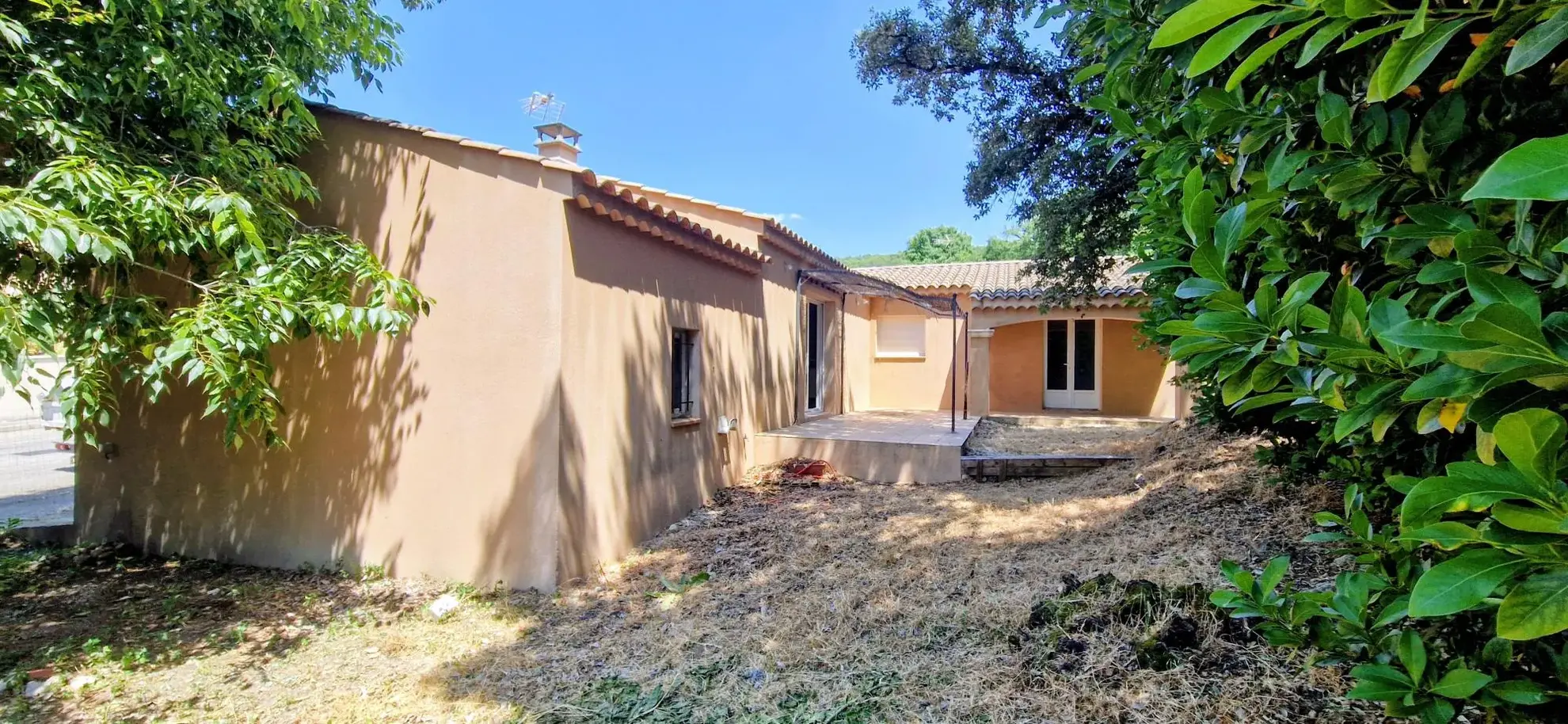 Villa de plain pied avec 4 chambres à Bollène - Calme et confort