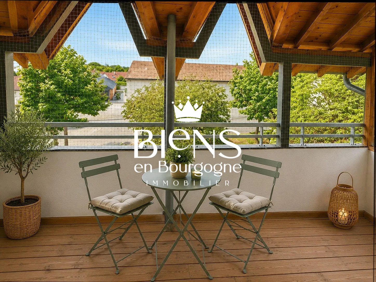 Appartement rénové de 62 m² avec balcons, piscine et deux parkings à Beaune