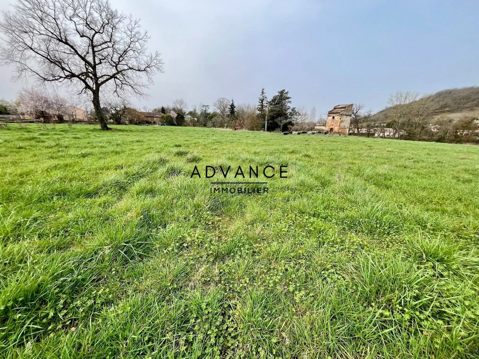 Terrain constructible de 1340 m² à Bondigoux, liberté totale pour votre projet immobilier