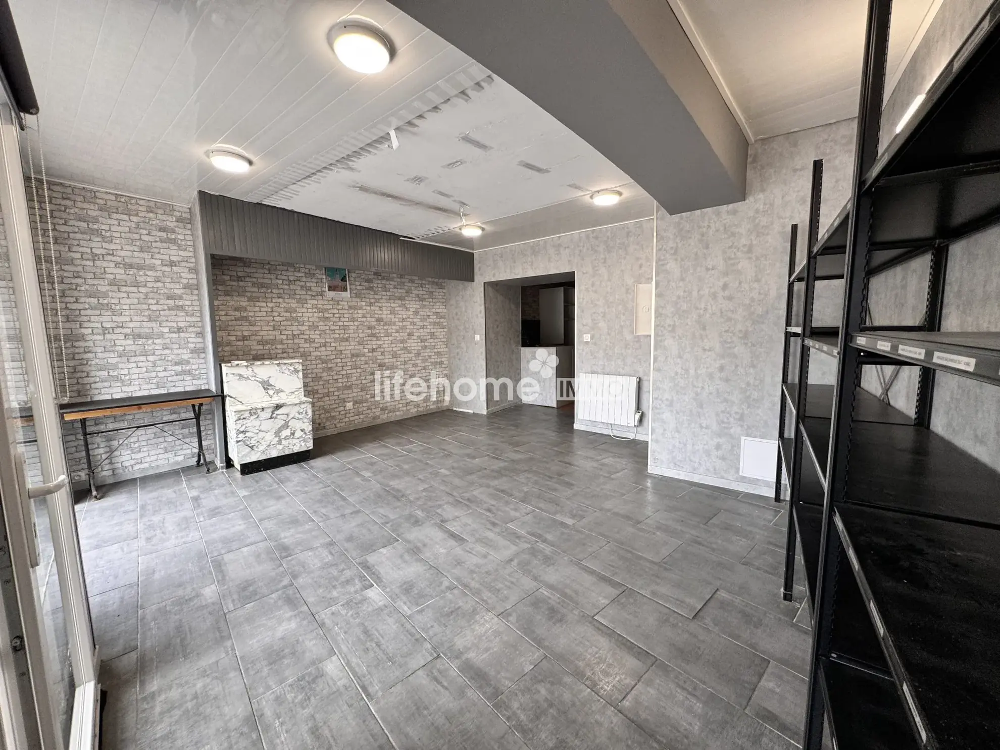 Immeuble à vendre à Déols avec local commercial et appartement - Excellent potentiel