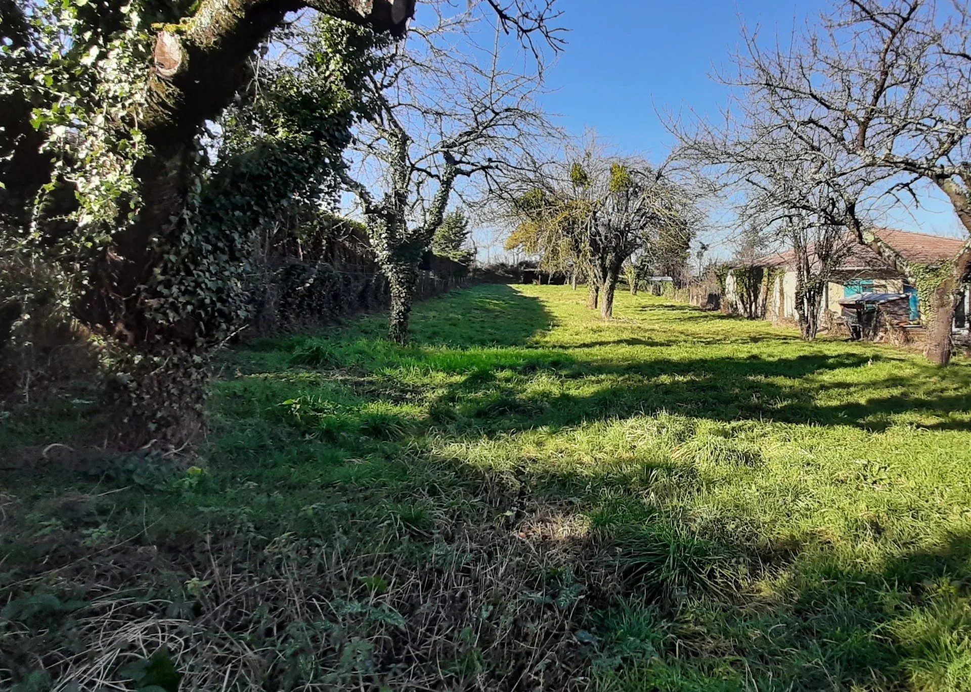 Terrain à vendre à Lens-Lestang de 1463 m² – Opportunité à saisir en Auvergne-Rhône-Alpes