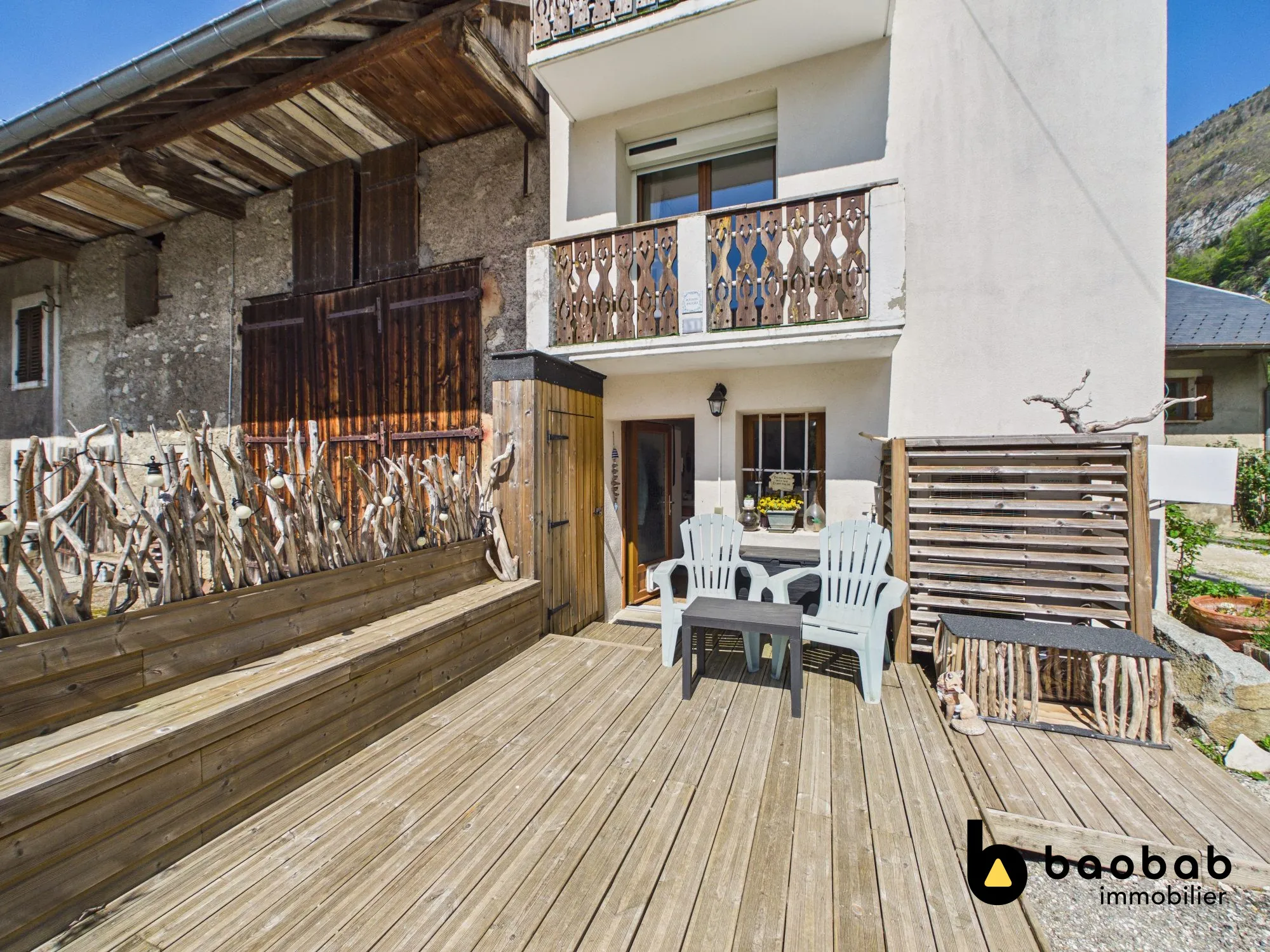 Maison à vendre à Saint-Thibaud-de-Couz avec 2 chambres et terrasse