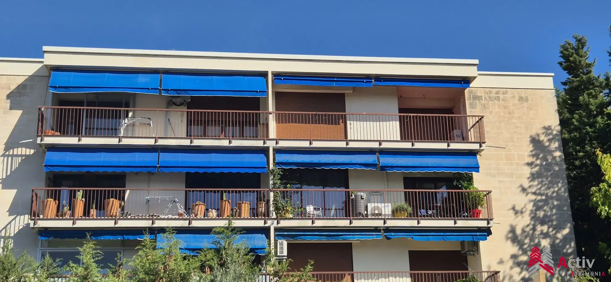 A vendre appartement 109 m² avec balcon, garage et cave à Montplaisir, Arles