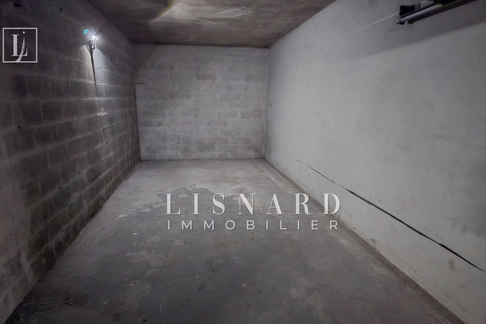 Garage en sous-sol à vendre à Golfe-Juan, 17,5 m²