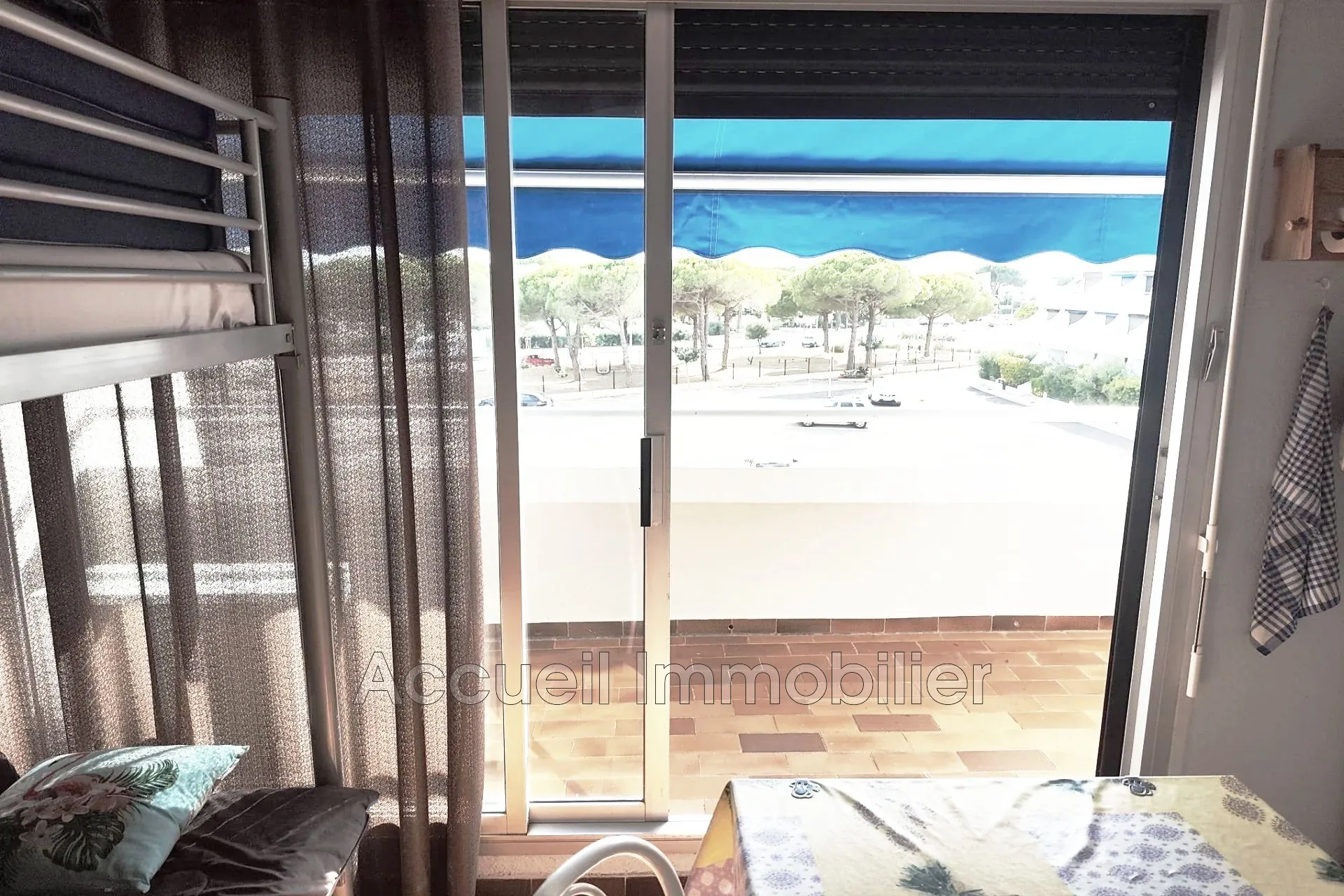 Studio à vendre à Port Camargue avec terrasse, parking privé et proximité plage