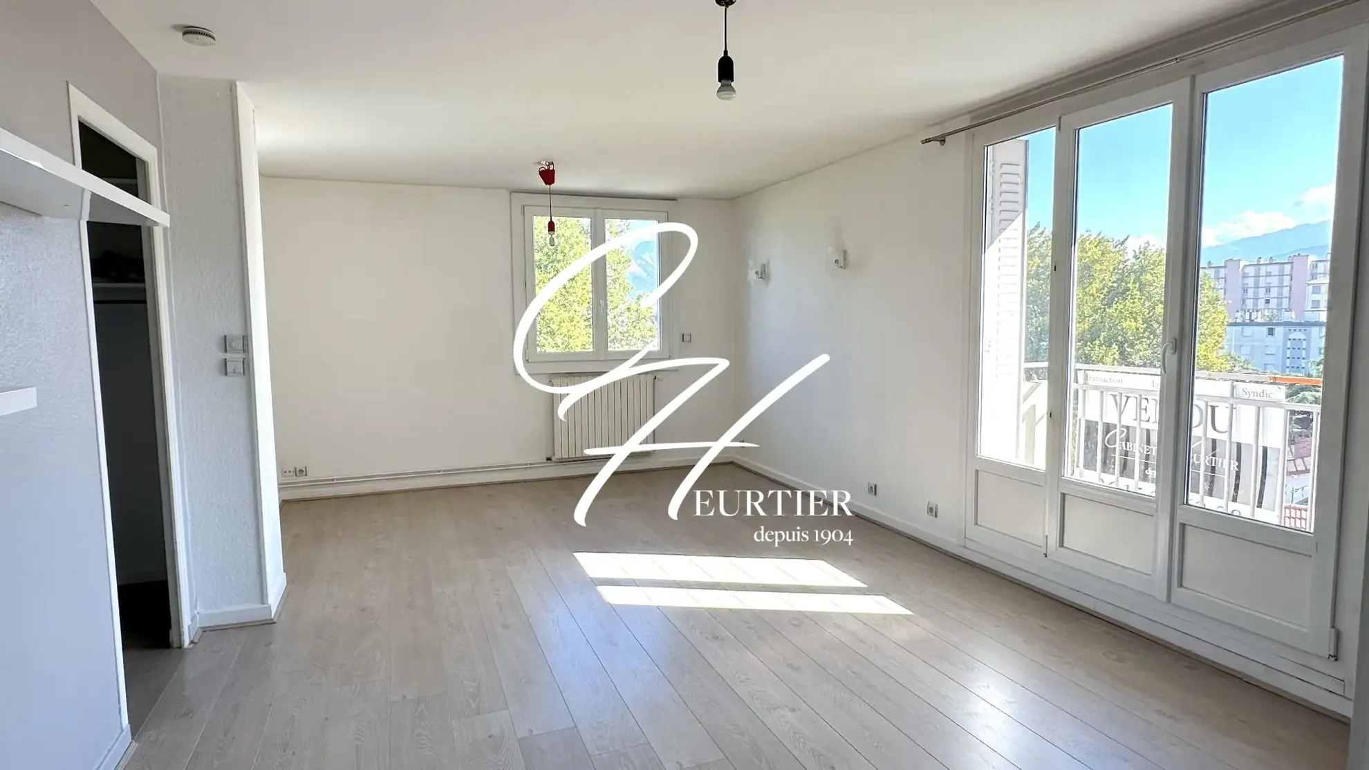 Appartement T3 à Grenoble de 64 m² avec Vue Dégagée et Balcon