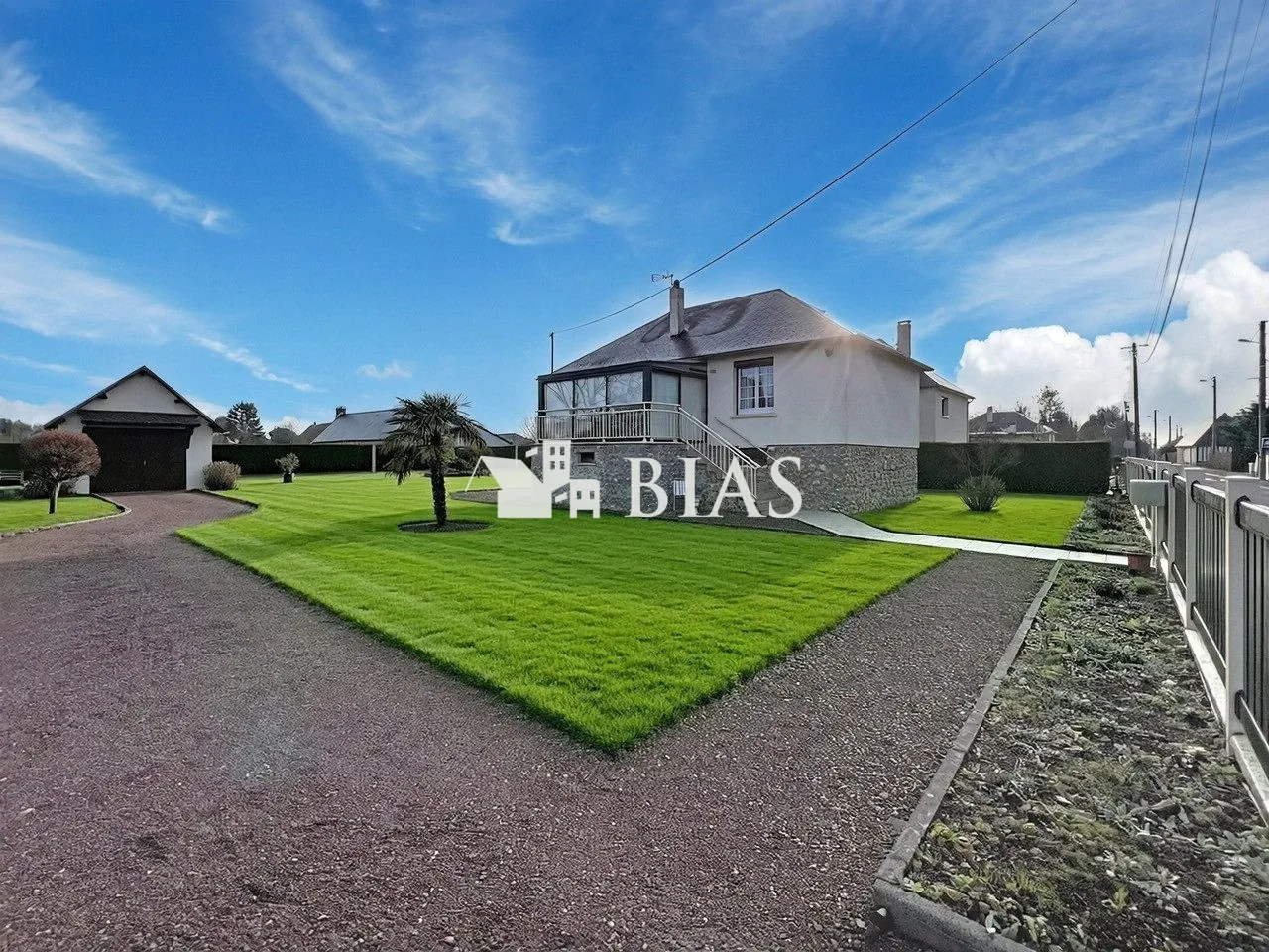 Maison à vendre à Menneval – 3 chambres, jardin, proximité commerces