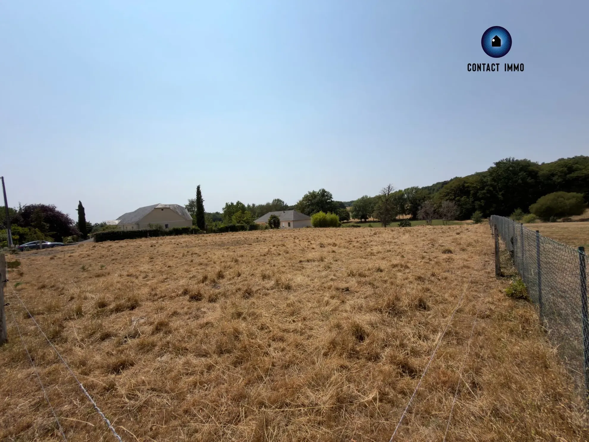 Terrain constructible de 2 500 m² à Saint-Bonnet-l'Enfantier, environnement calme