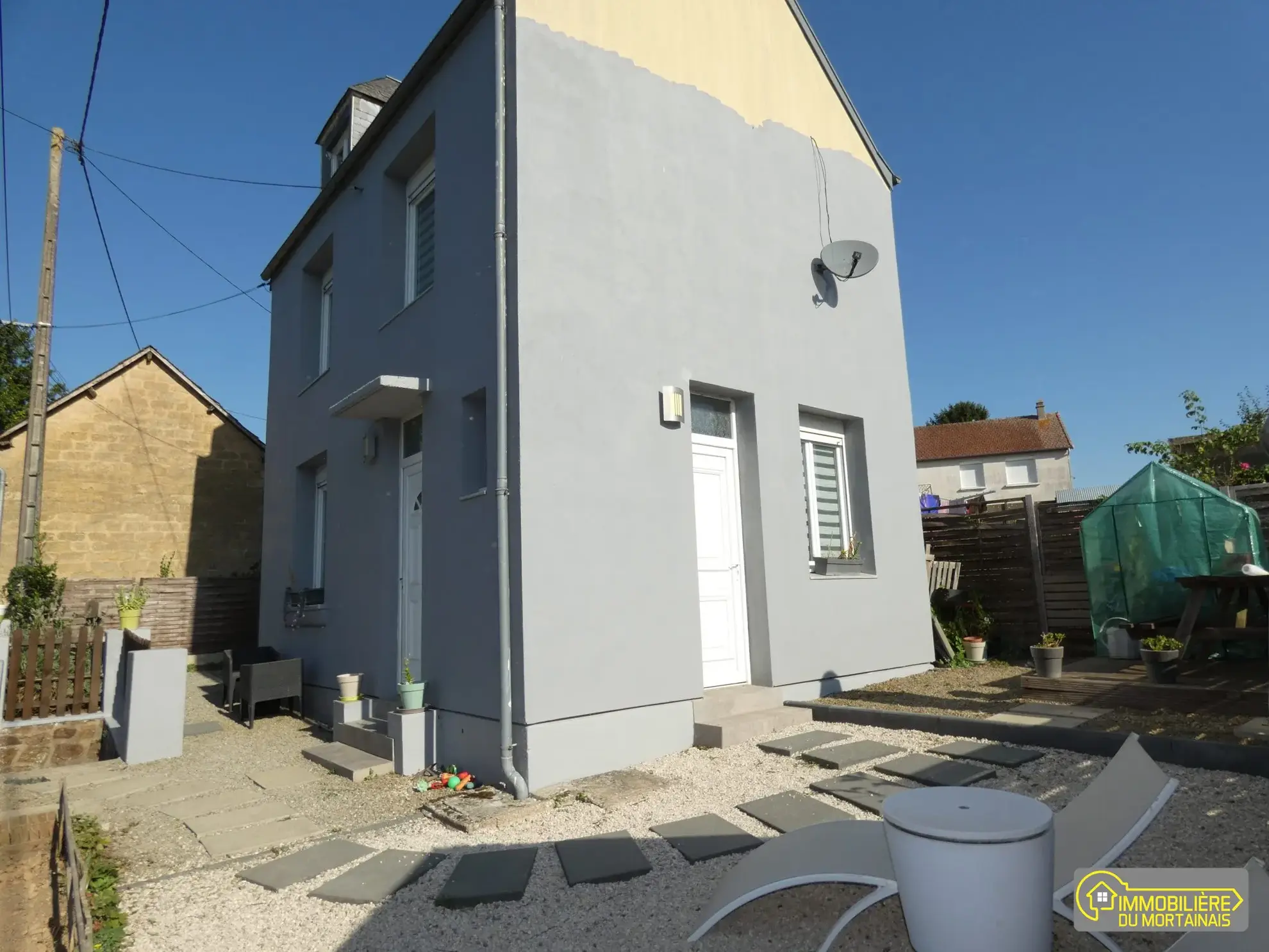 Maison de village à vendre à Le Teilleul avec terrain, 2 chambres