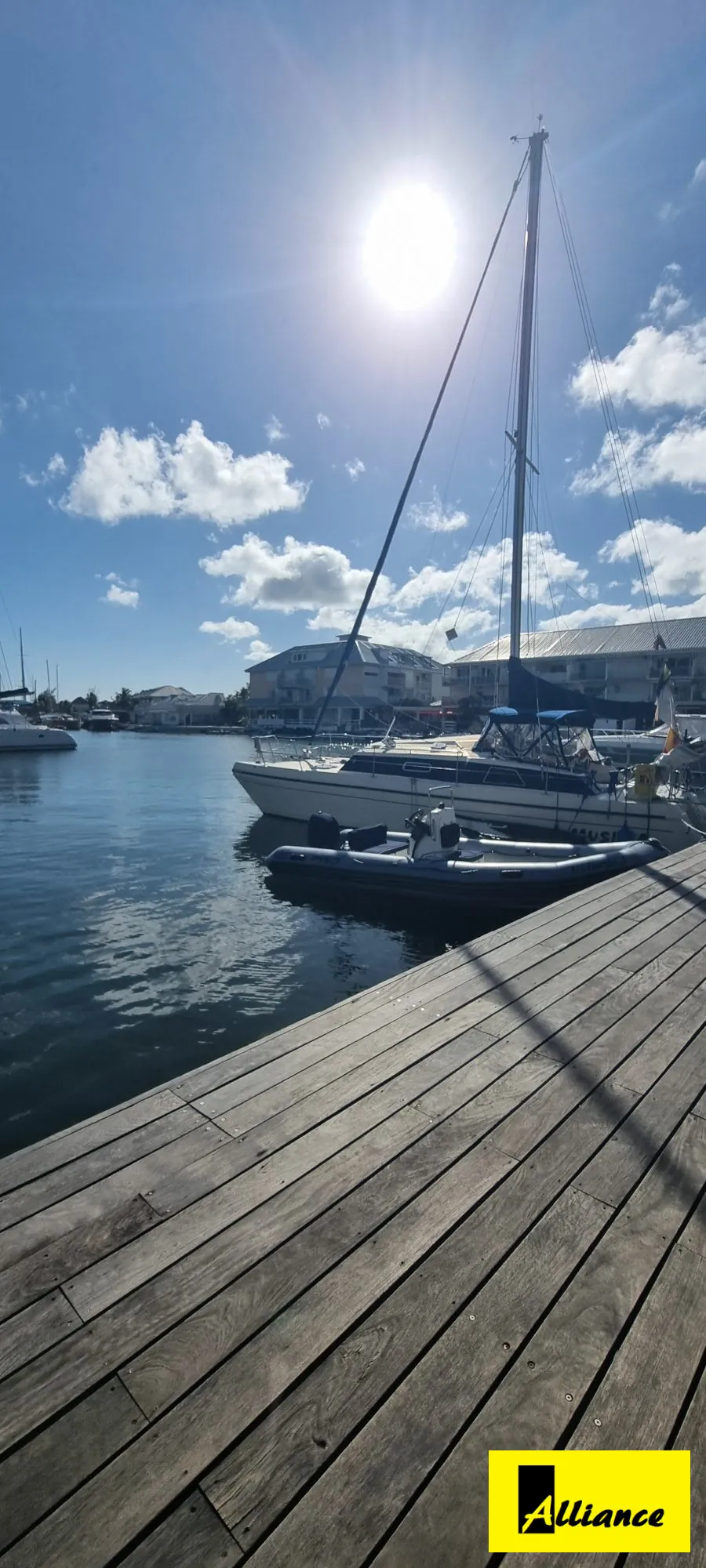 Restaurant à vendre sur la Marina Royale à Marigot avec terrasse face au lagon