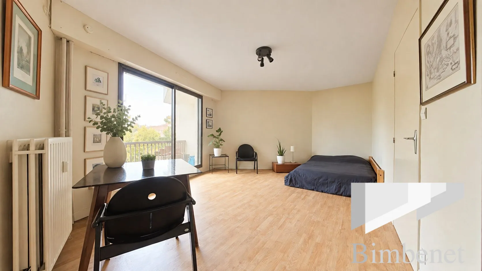 Studio à vendre à Orléans Dunois, proche centre et gare avec parking et cave