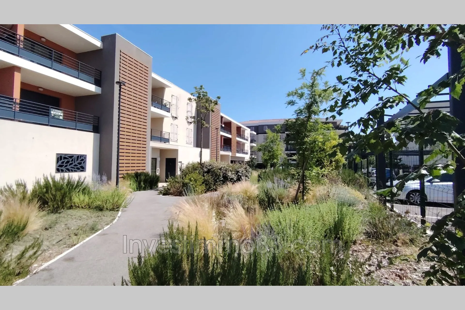 Studio neuf avec terrasse et parking à Hyères - Résidence sécurisée en 2024