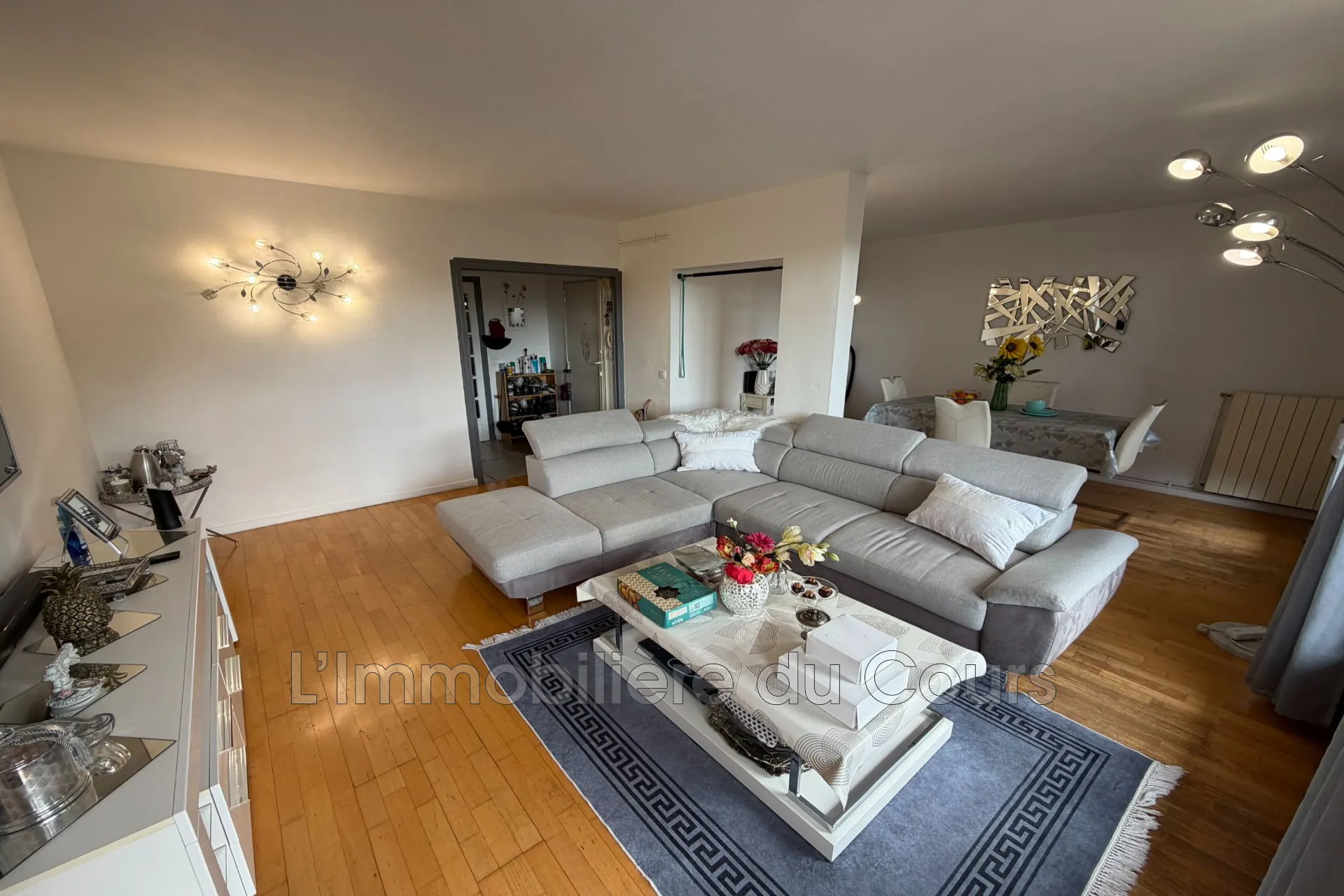 Appartement T3 lumineux de 75 m² avec terrasse dans le 15ème arrondissement de Marseille