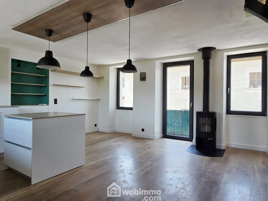 Maison de 110 m² à vendre à Grignon – Rénovation récente, terrasse, mezzanine, garage