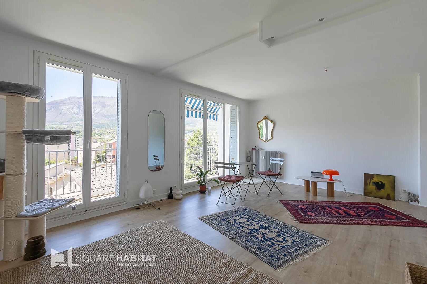 Appartement dernier étage avec vue montagne et parking à Gap