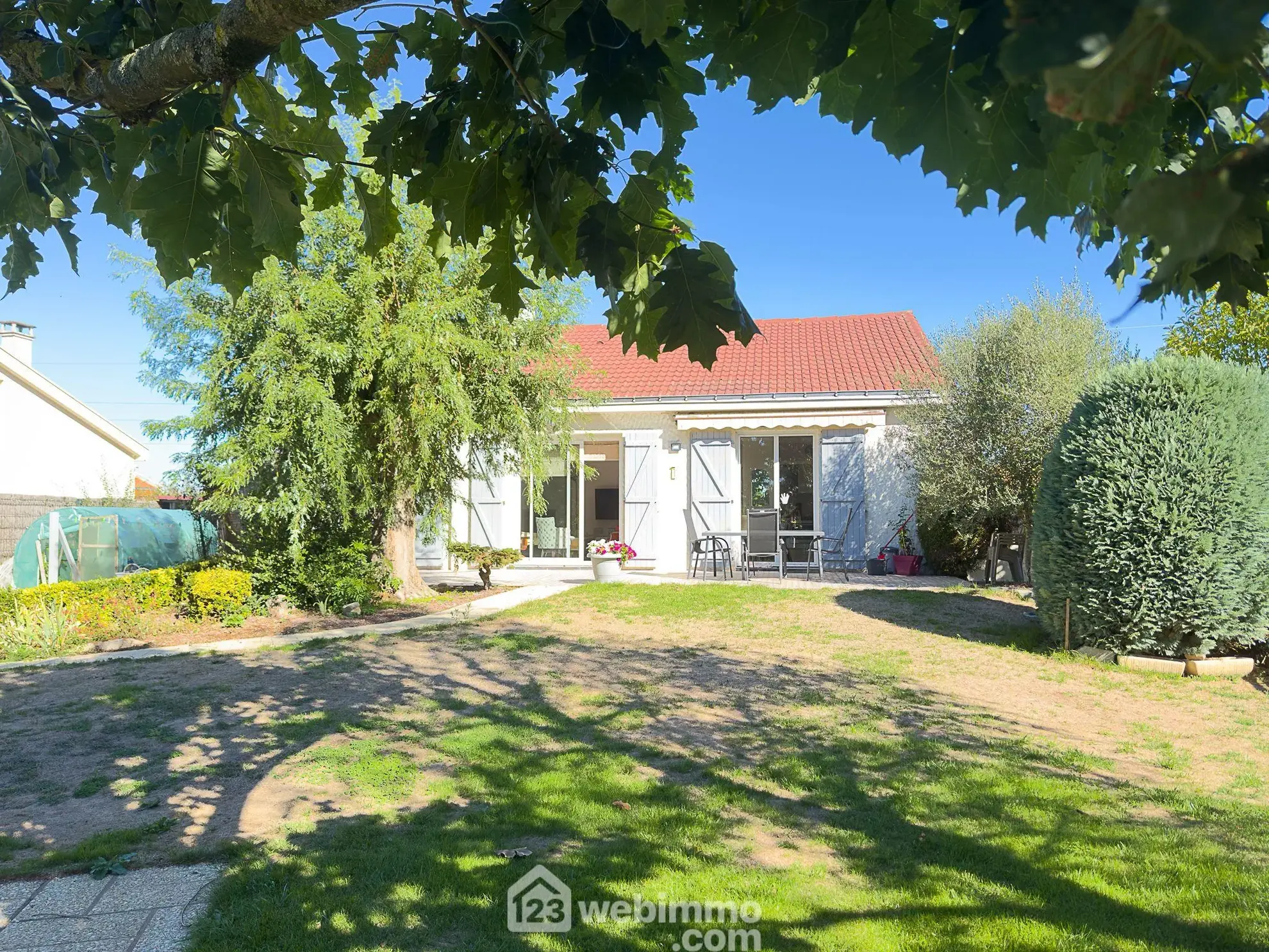 Belle maison familiale à Cholet avec grand sous-sol et jardin arboré