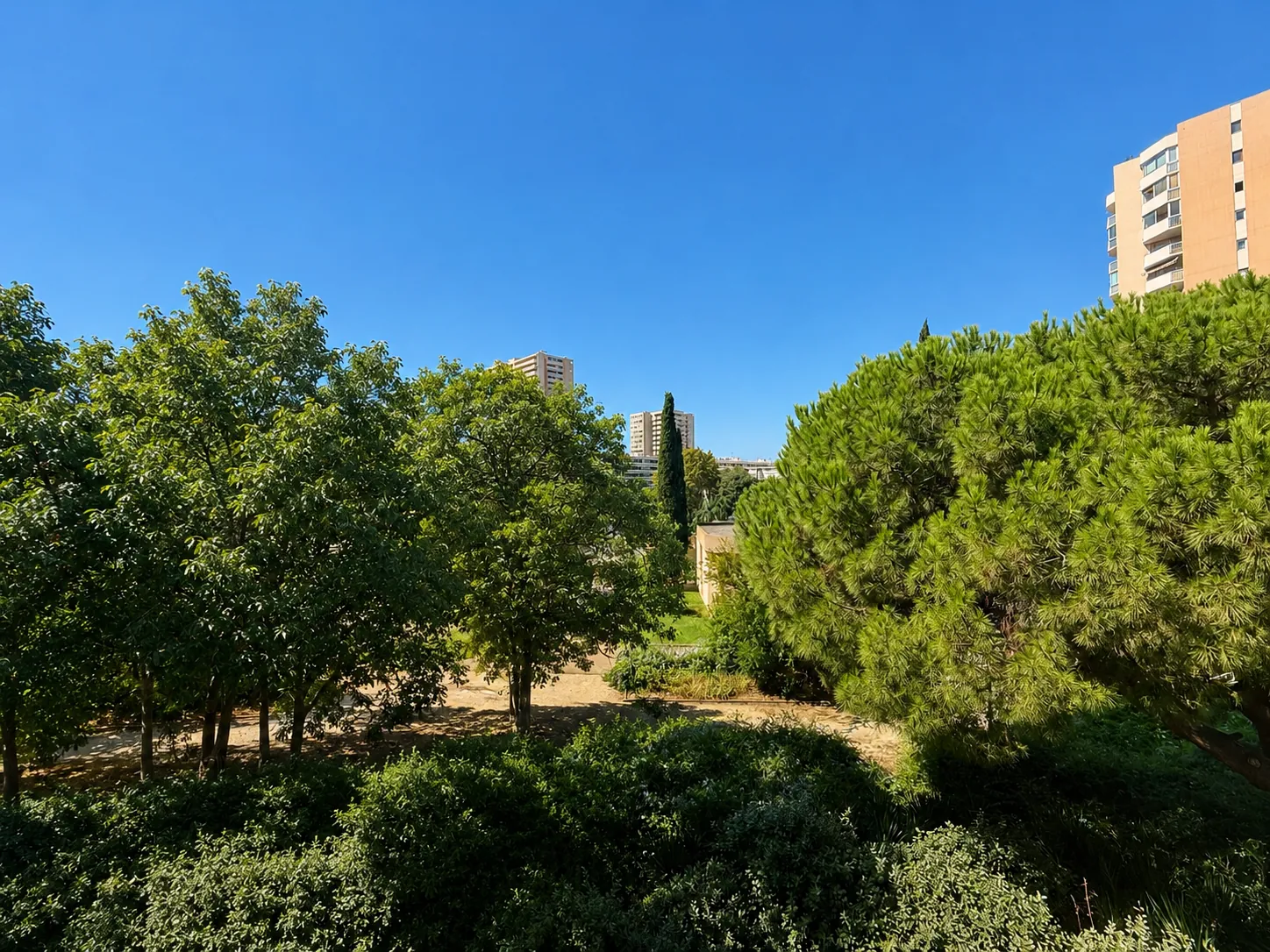 Appartement T5 de 138 m² à Toulon La Rode avec potentiel de rénovation