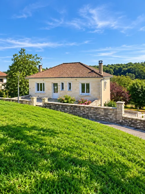 Maison de 108 m² avec potentiel d'aménagement à Gourdon
