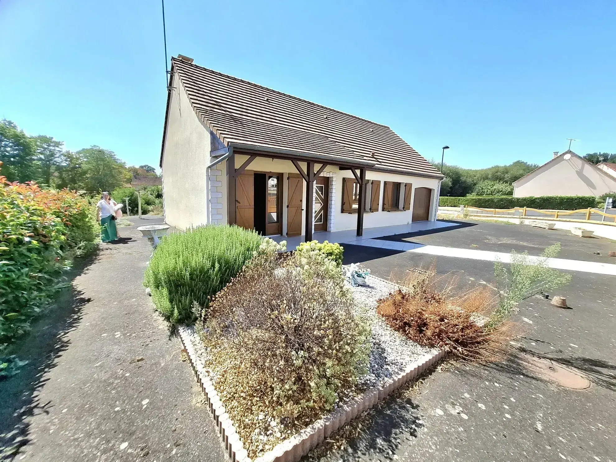 Maison à vendre à Beaumont-sur-Sarthe avec grand terrain de 711 m²