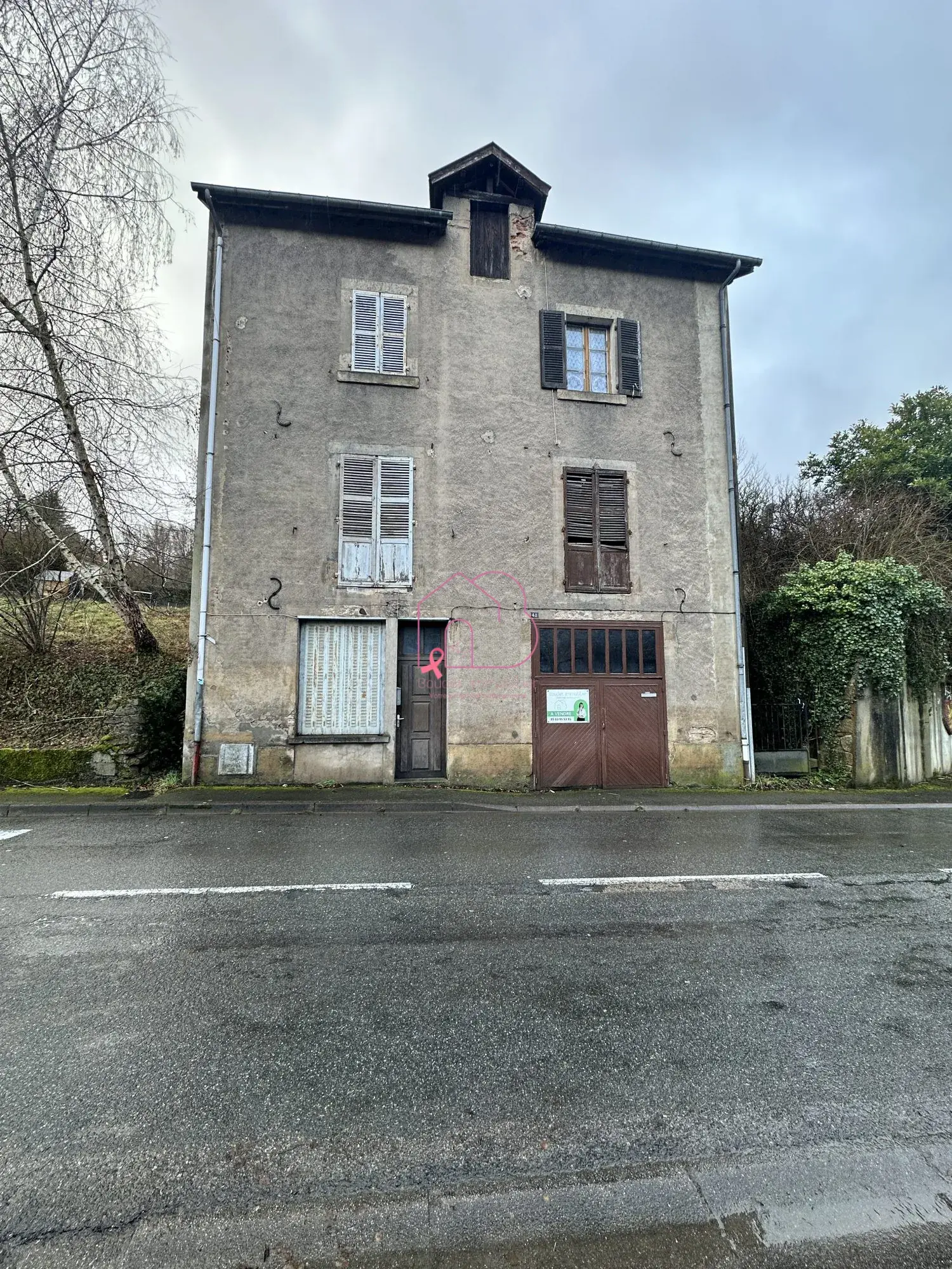 Maison à vendre à Aubin avec fort potentiel de rénovation et possibilité d'acquisition d'une maison mitoyenne
