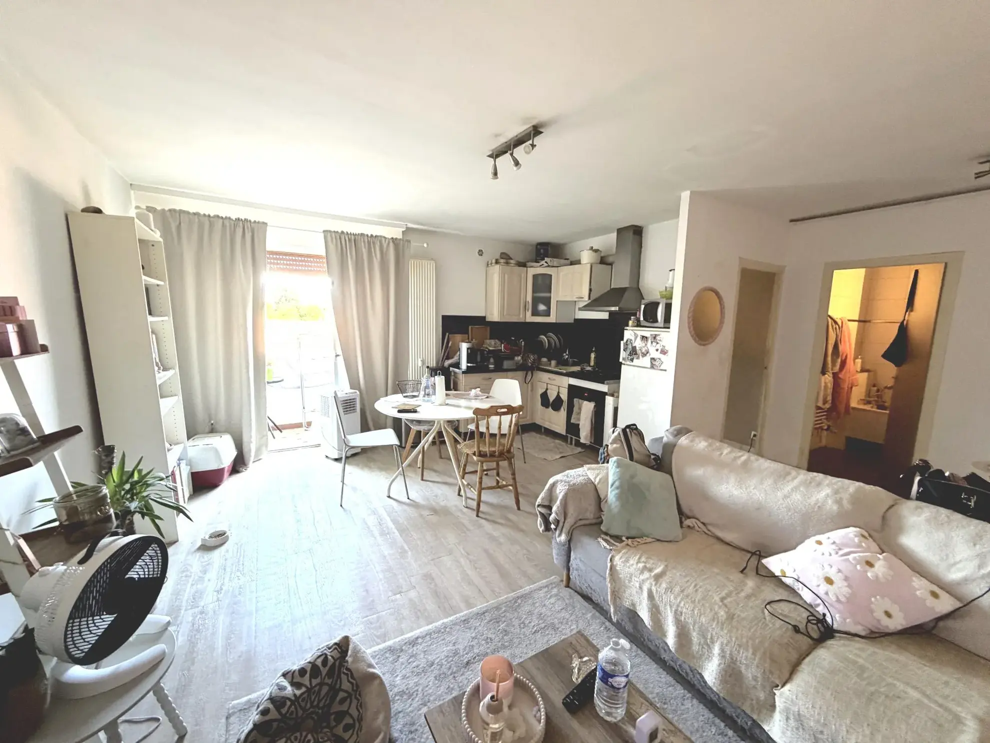 PIECE DE VIE Appartement T2 à vendre à Bourg-de-Péage – Rare en centre-ville