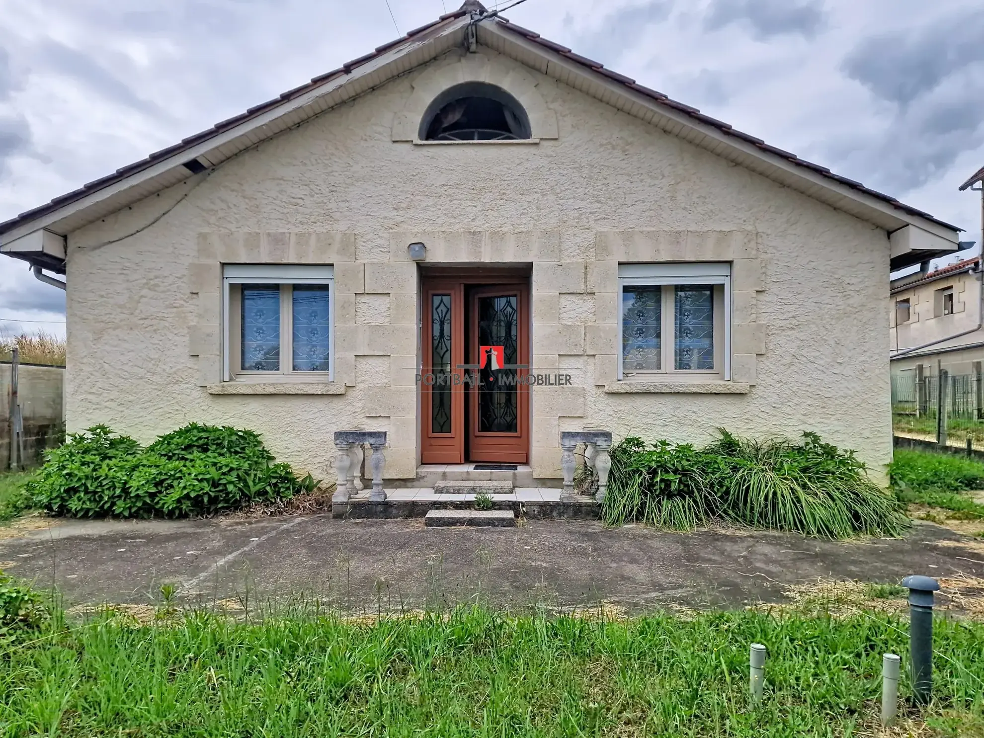 Maison individuelle à vendre à Lansac avec jardin et potentiel de rénovation