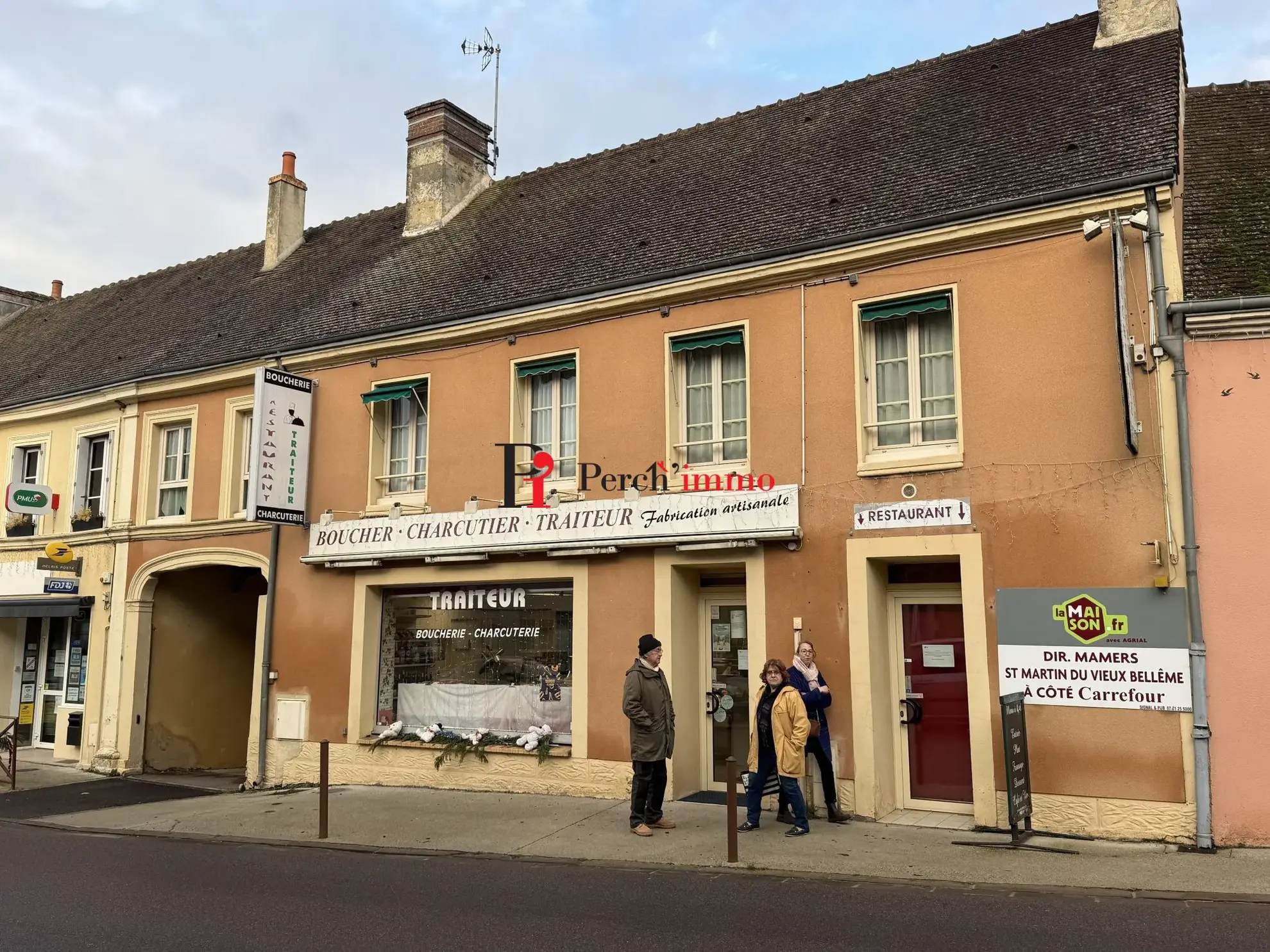 Immeuble professionnel à vendre à Ige proche Bellegarde - Investissement locatif