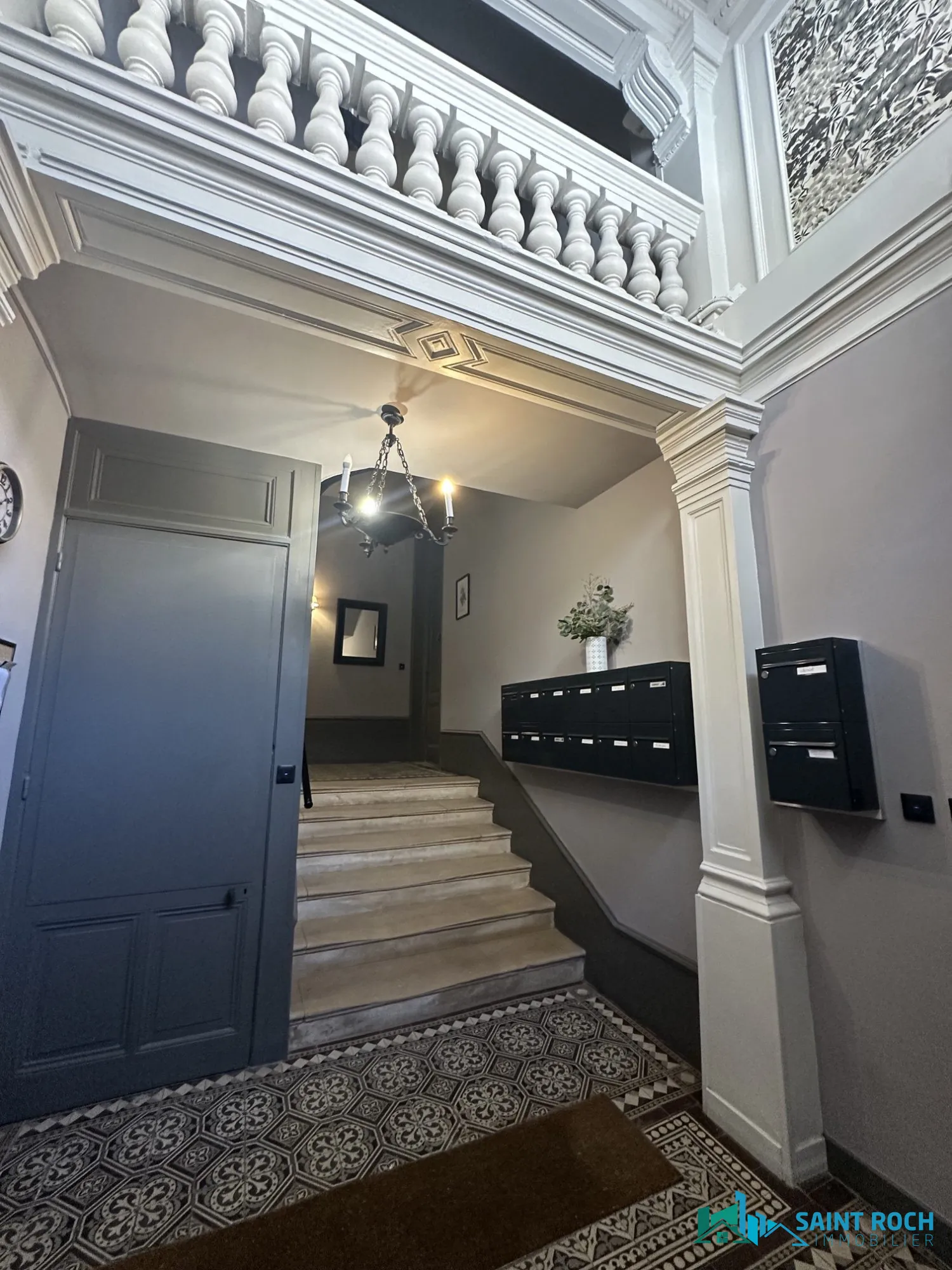 Hall Investissez dans un appartement T1 bis loué à Le Havre, idéal pour débuter dans l'immobilier