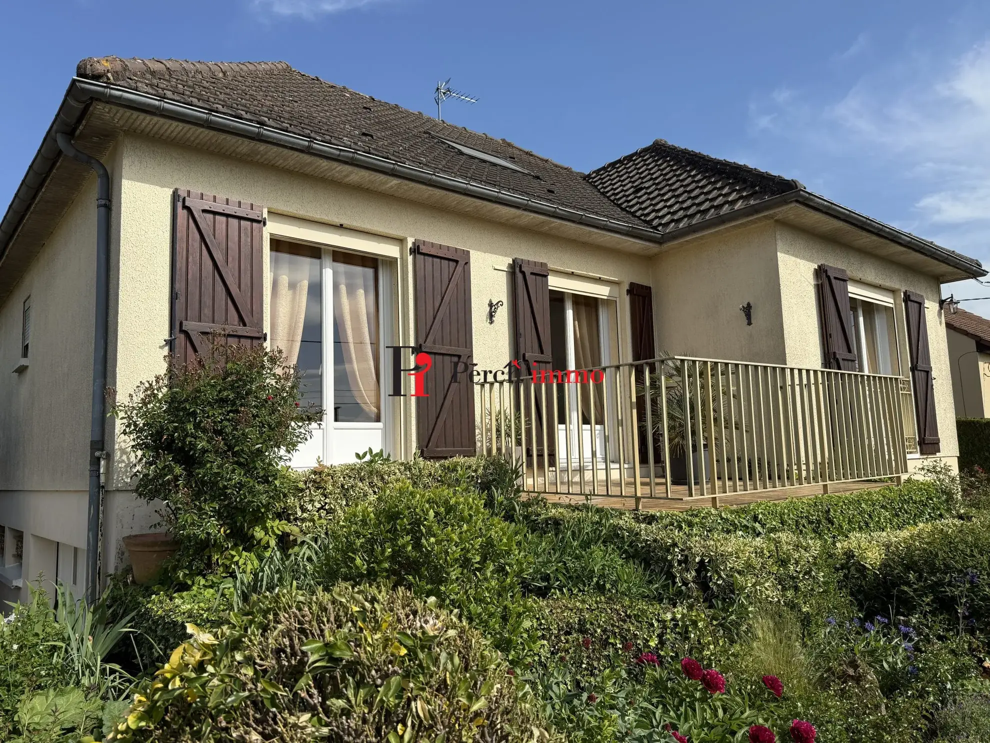 Maison avec sous-sol total à Mamers - Quartier résidentiel calme