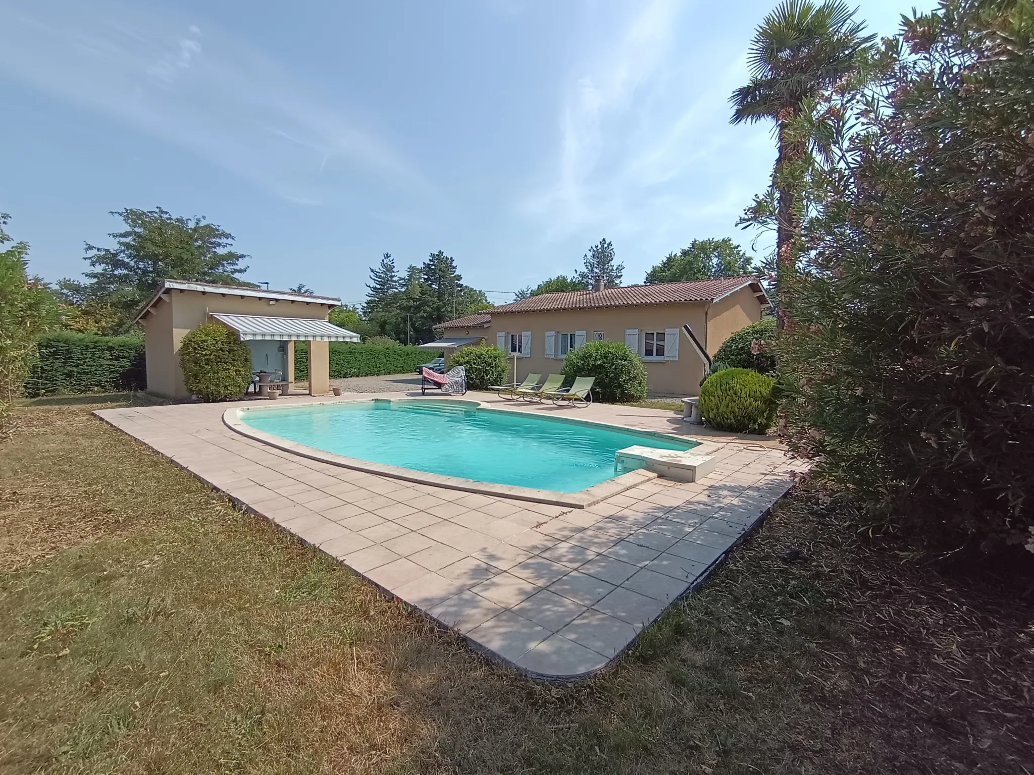 Maison à Montech avec piscine, jardin arboré, calme et modernité