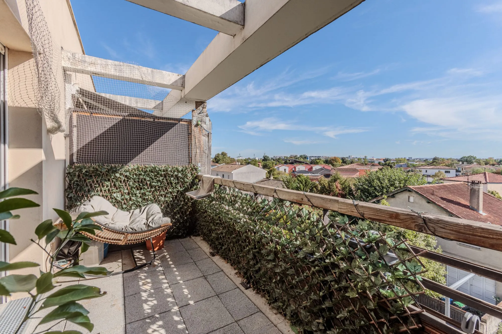 Spacieux T2 avec vue panoramique à Toulouse - Dernier étage