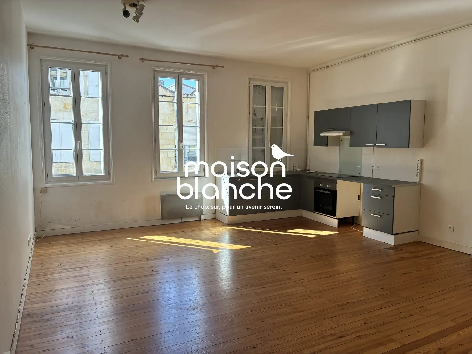Appartement T2 à Libourne en centre-ville avec grand séjour et dressing