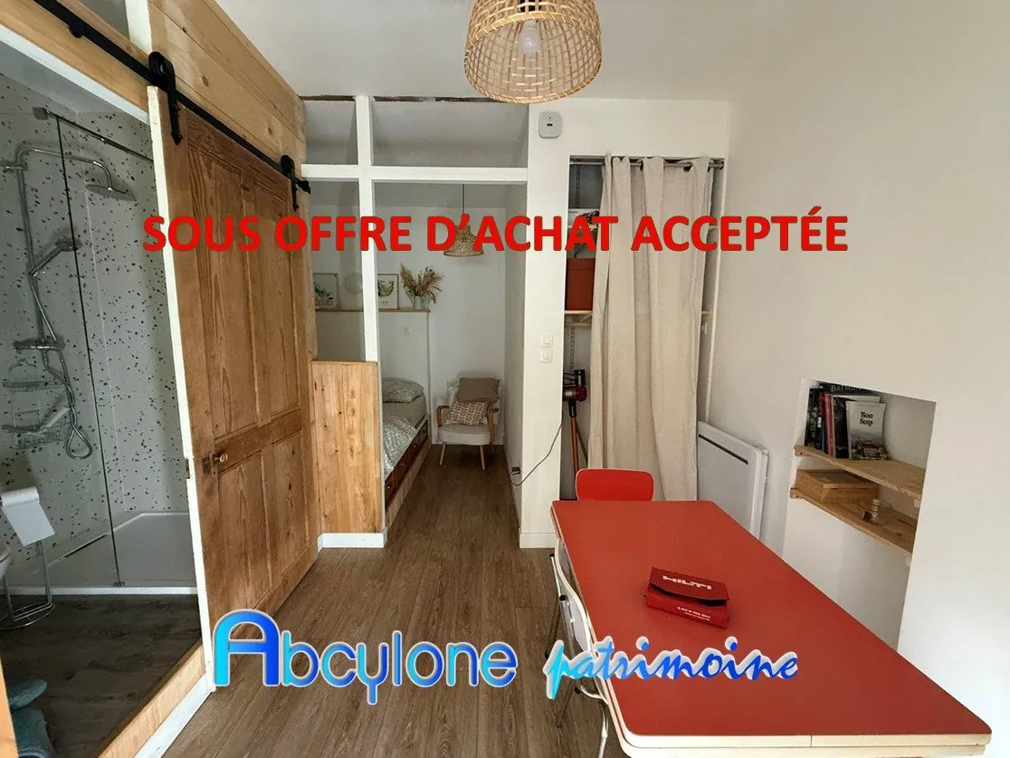 Appartement rénové de 16m² avec entrepôt à Le Gua - Investissement optimal
