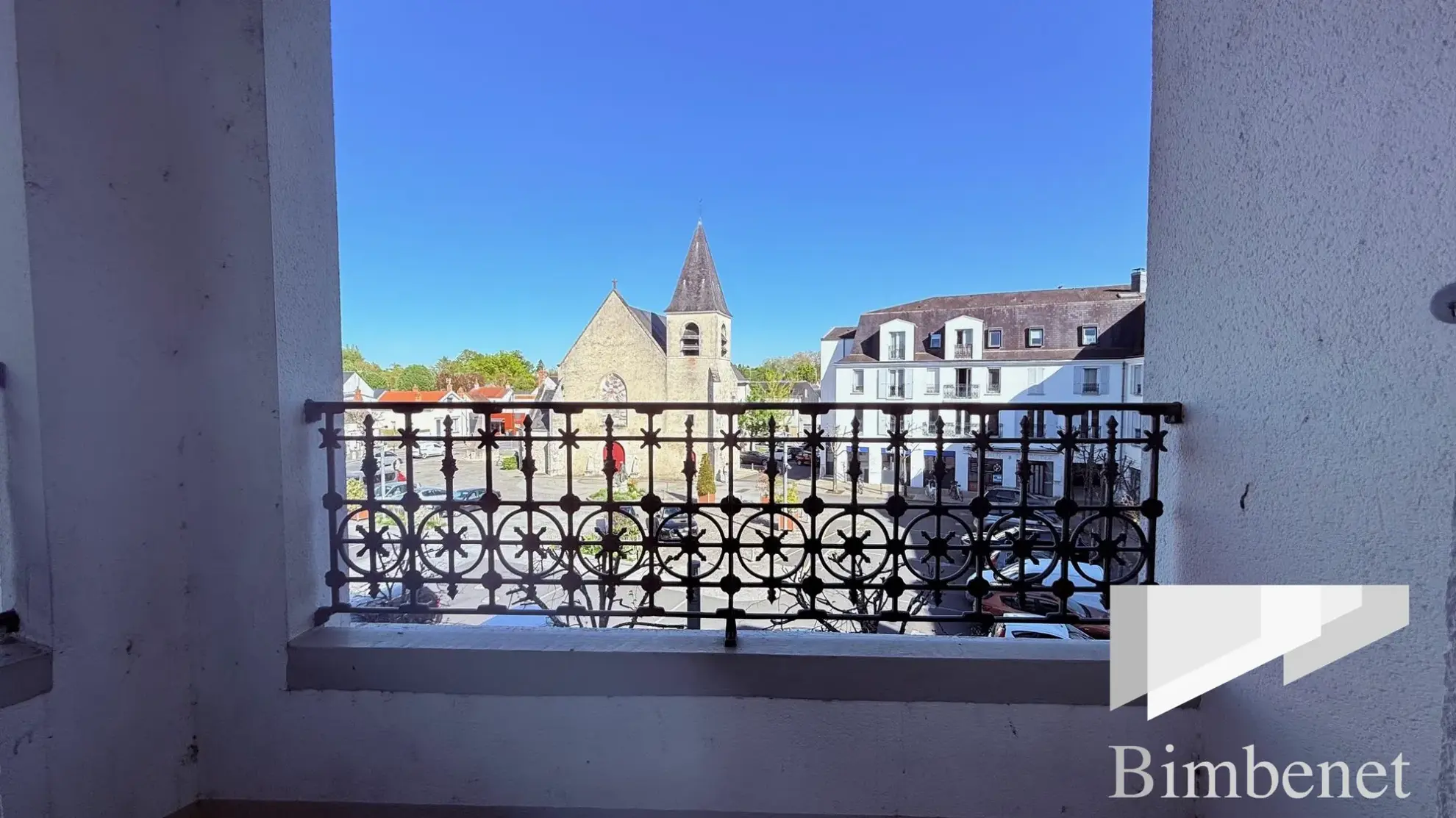 Appartement T2 avec balcon et vue sur l'église à Saint-Jean-le-Blanc