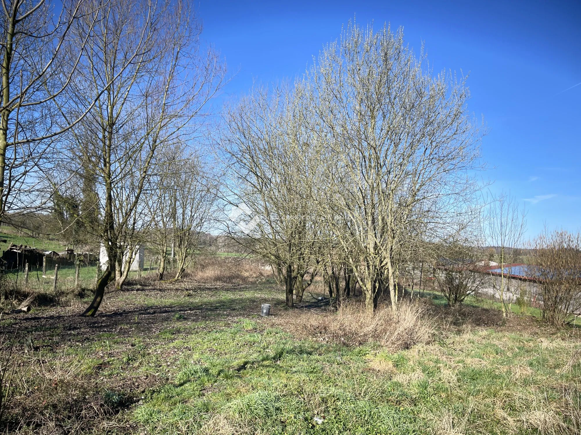 Le terrain Ferme à rénover à Regnèvelle (88) avec grand terrain et charme authentique