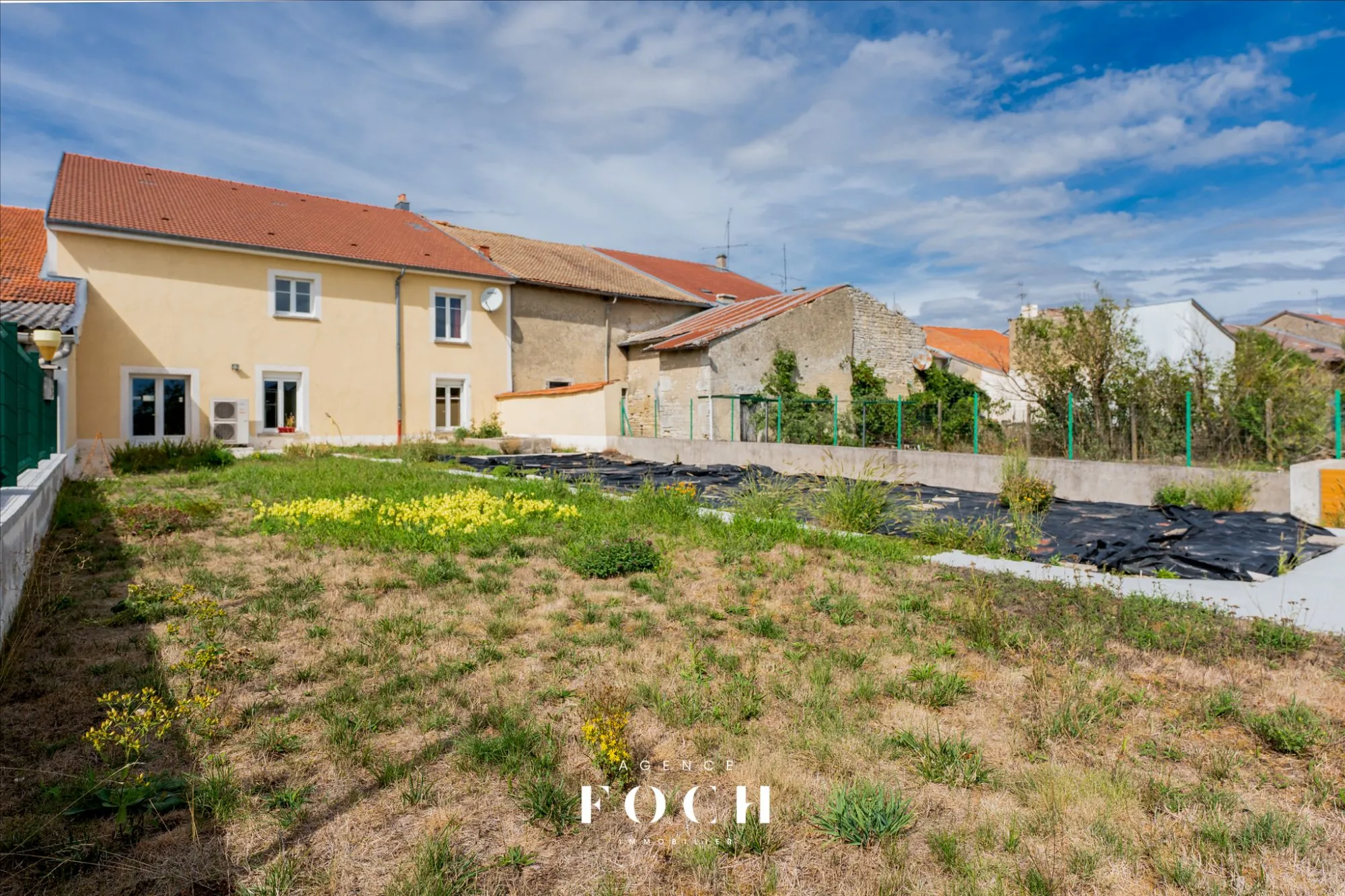 Charmante maison avec grand terrain et garage à Rigny-la-Salle