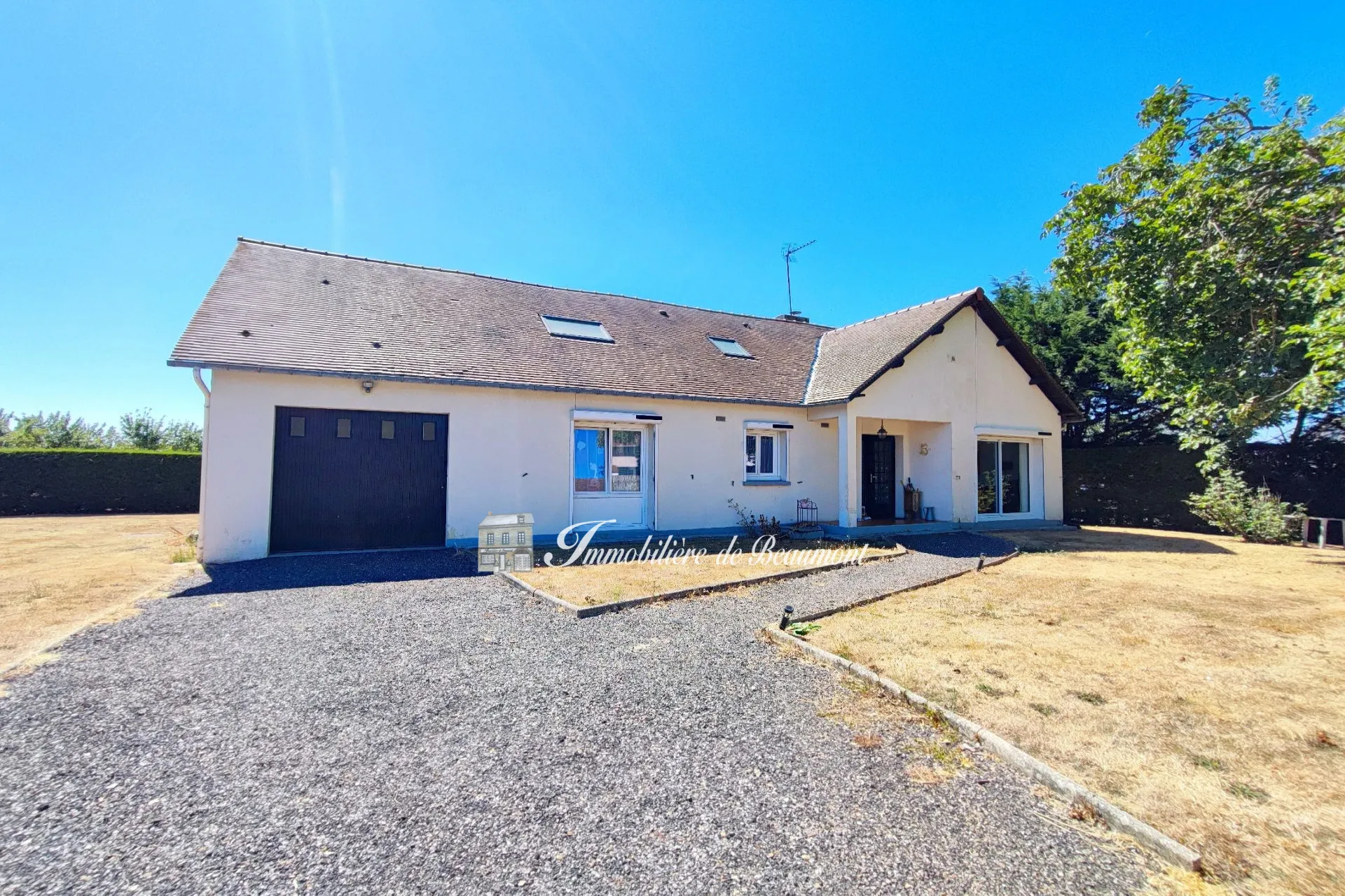 Maison 5 chambres à vendre près de Beaumont-le-Roger avec jardin et garage