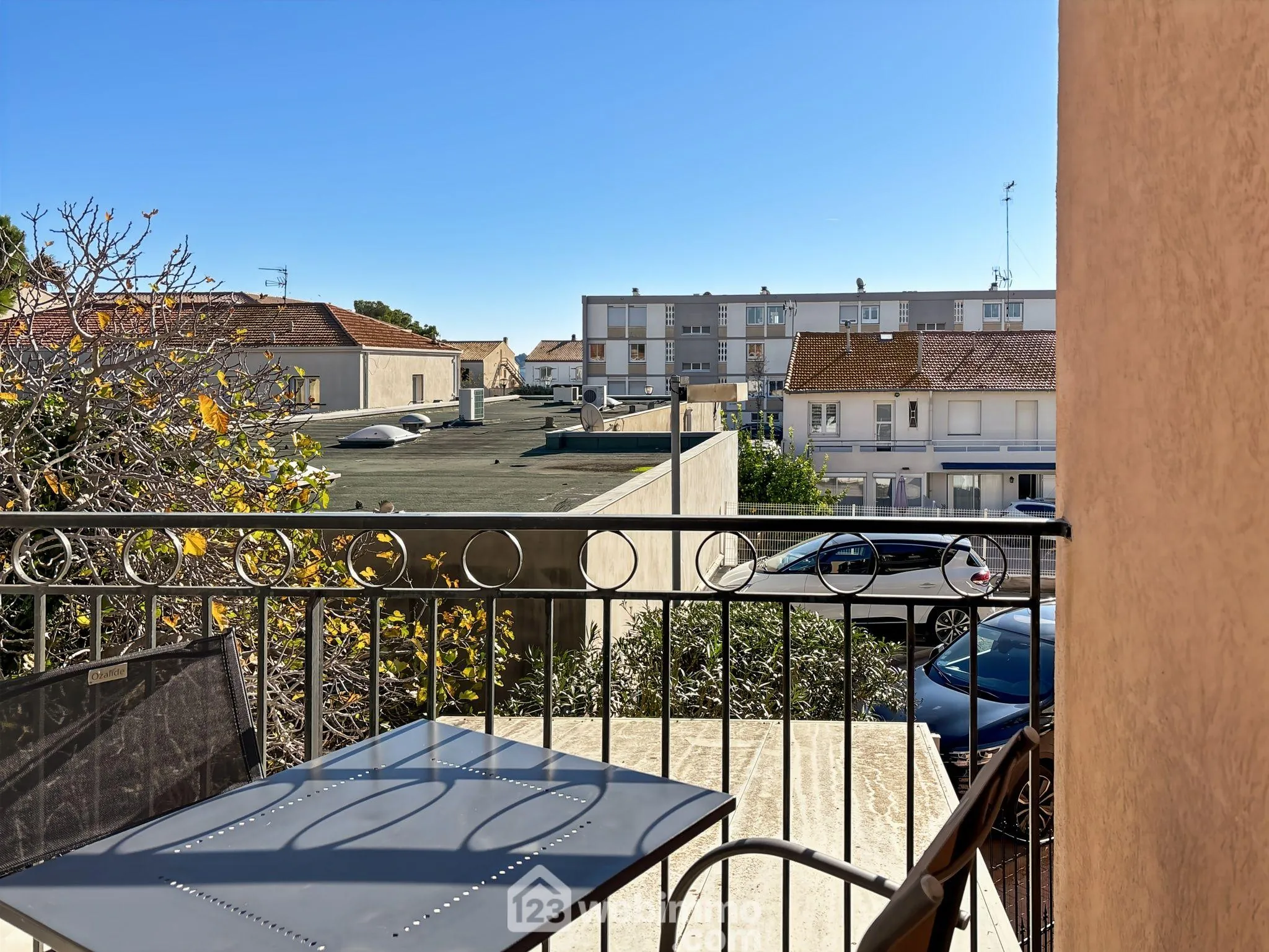 Studio de 19 m² à Balaruc-les-Bains avec terrasse et parking privé
