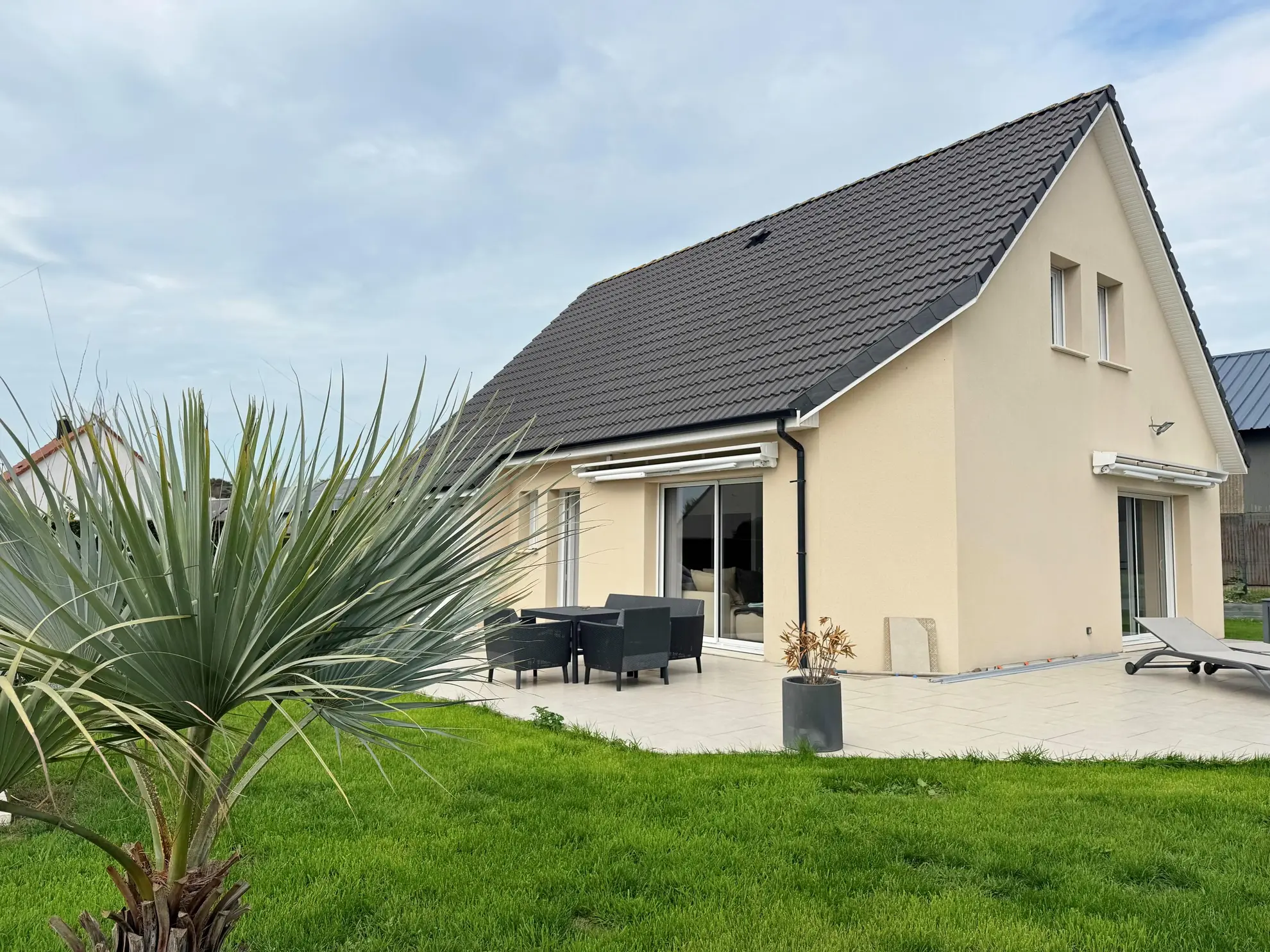 Charmante maison récente avec 3 chambres et jardin clos à Fécamp
