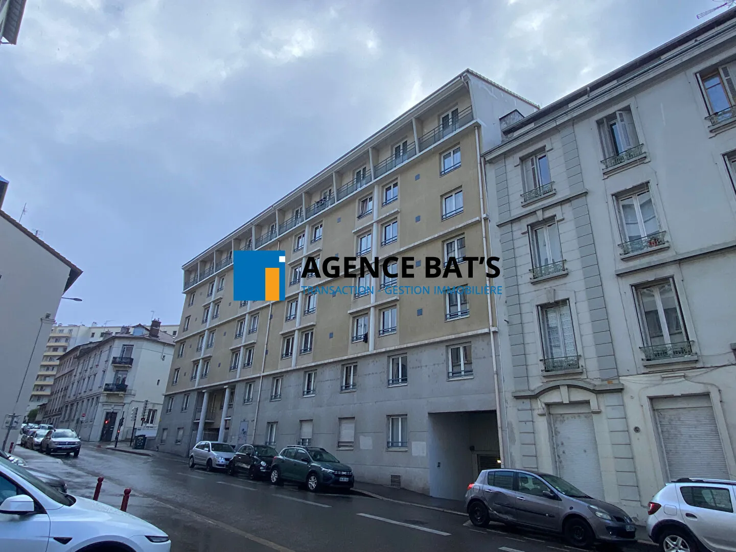 Studio à Saint-Étienne de 18 m² dans résidence calme avec location en cours