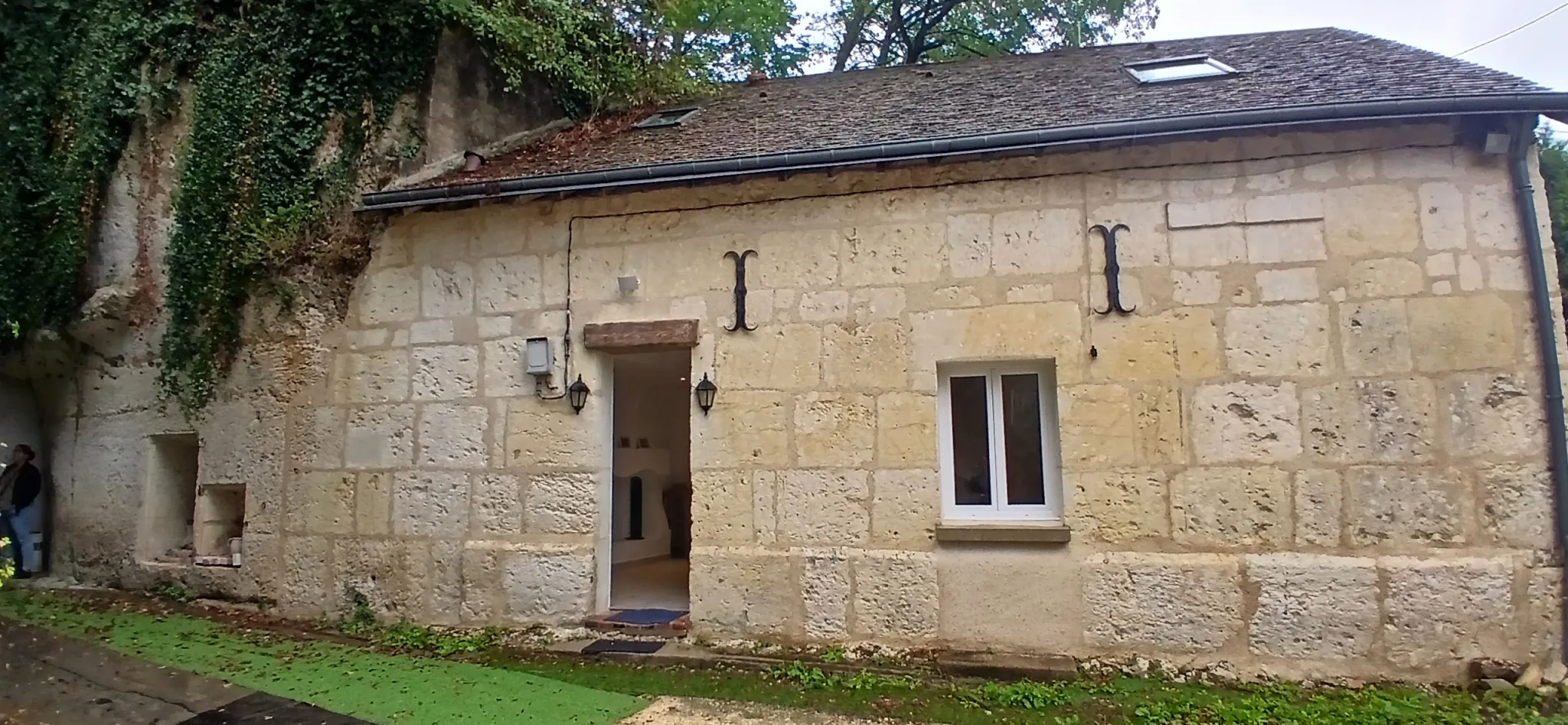 Cave troglodyte pour réceptions à Vendôme avec habitation indépendante